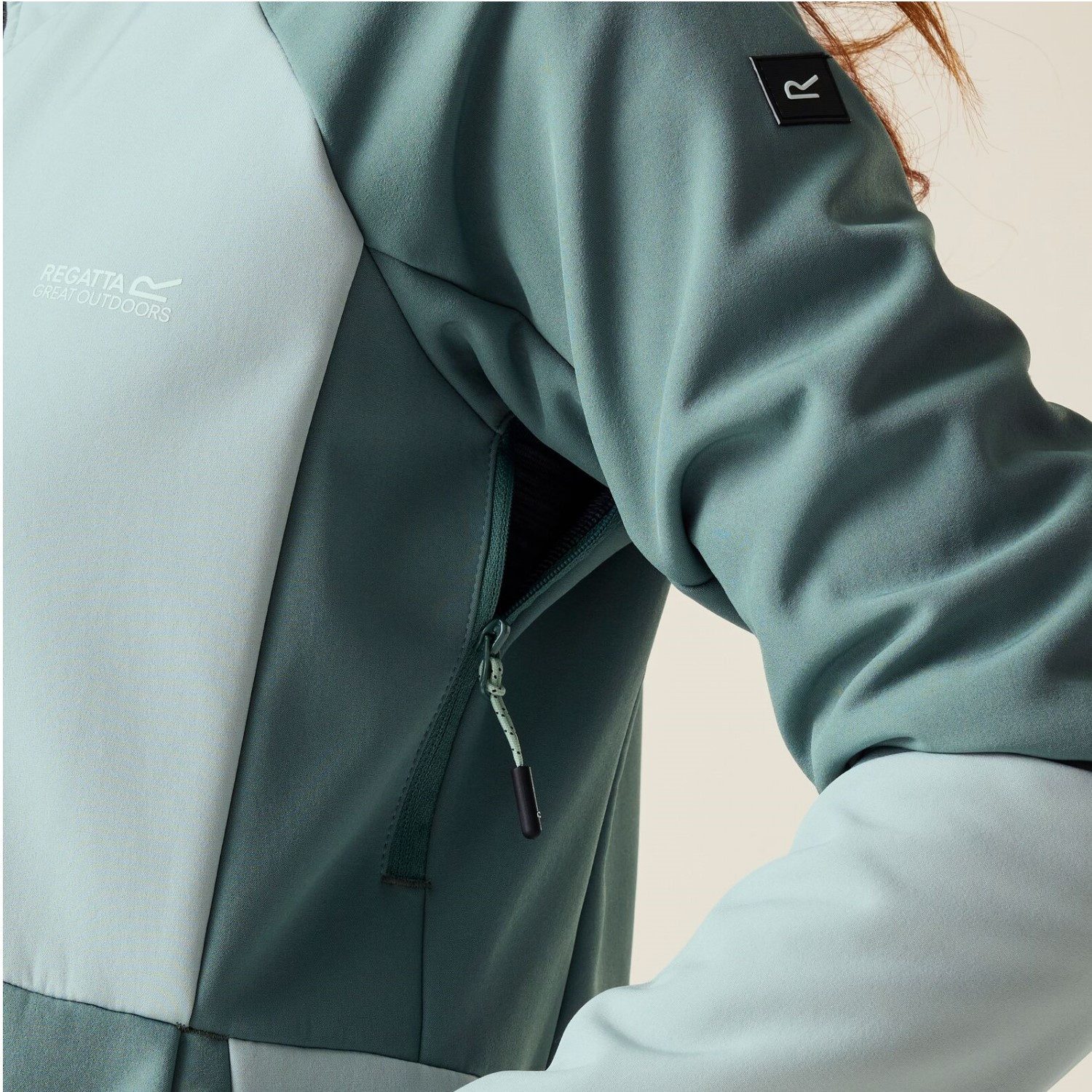 Regatta Softshelljacke Desoto mit Kapuze und Unterarmbelüftung