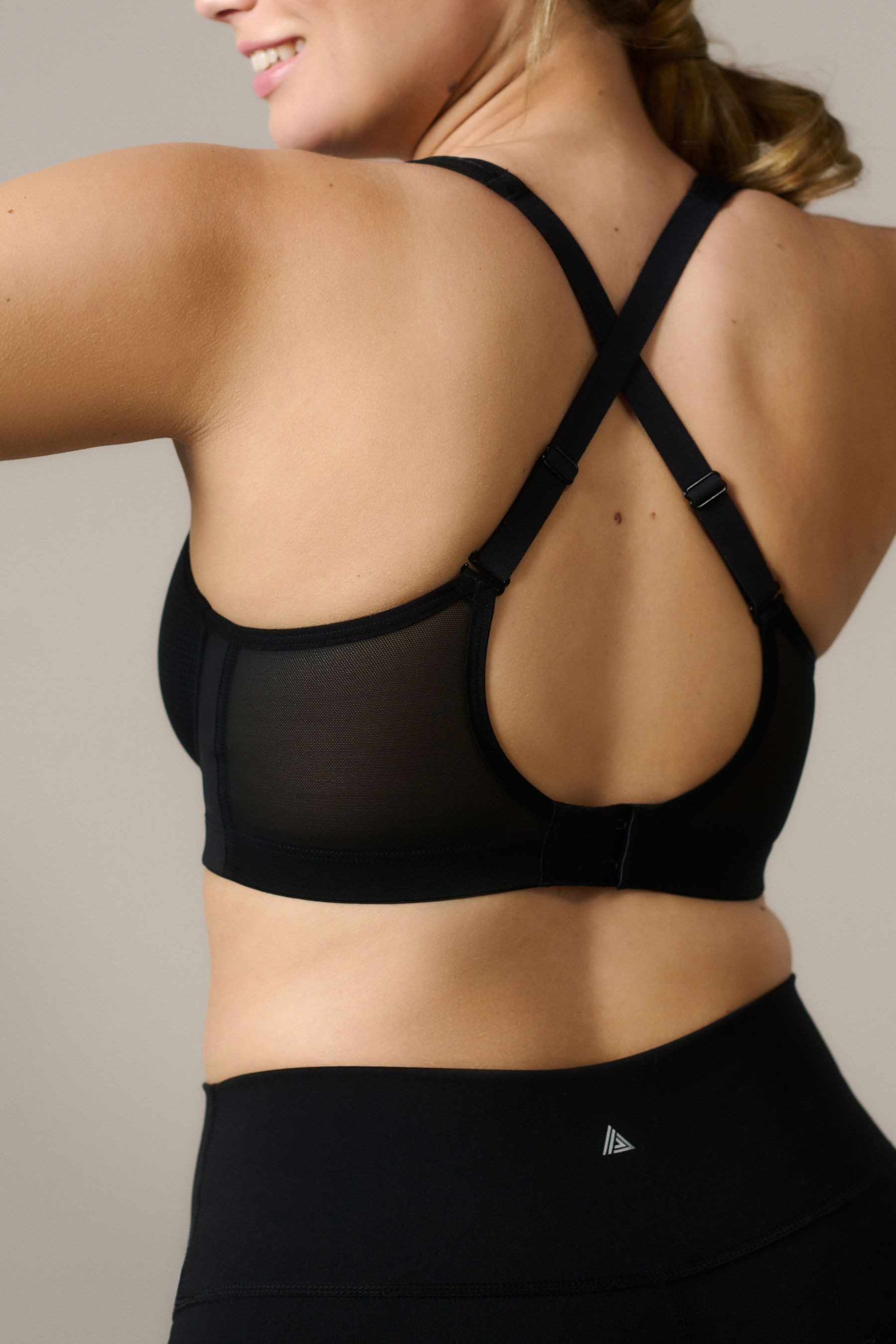 Next Sport-BH Unwattierter Dry Tech Vollschalen-Sport-BH, DD+ (1-tlg) günstig online kaufen