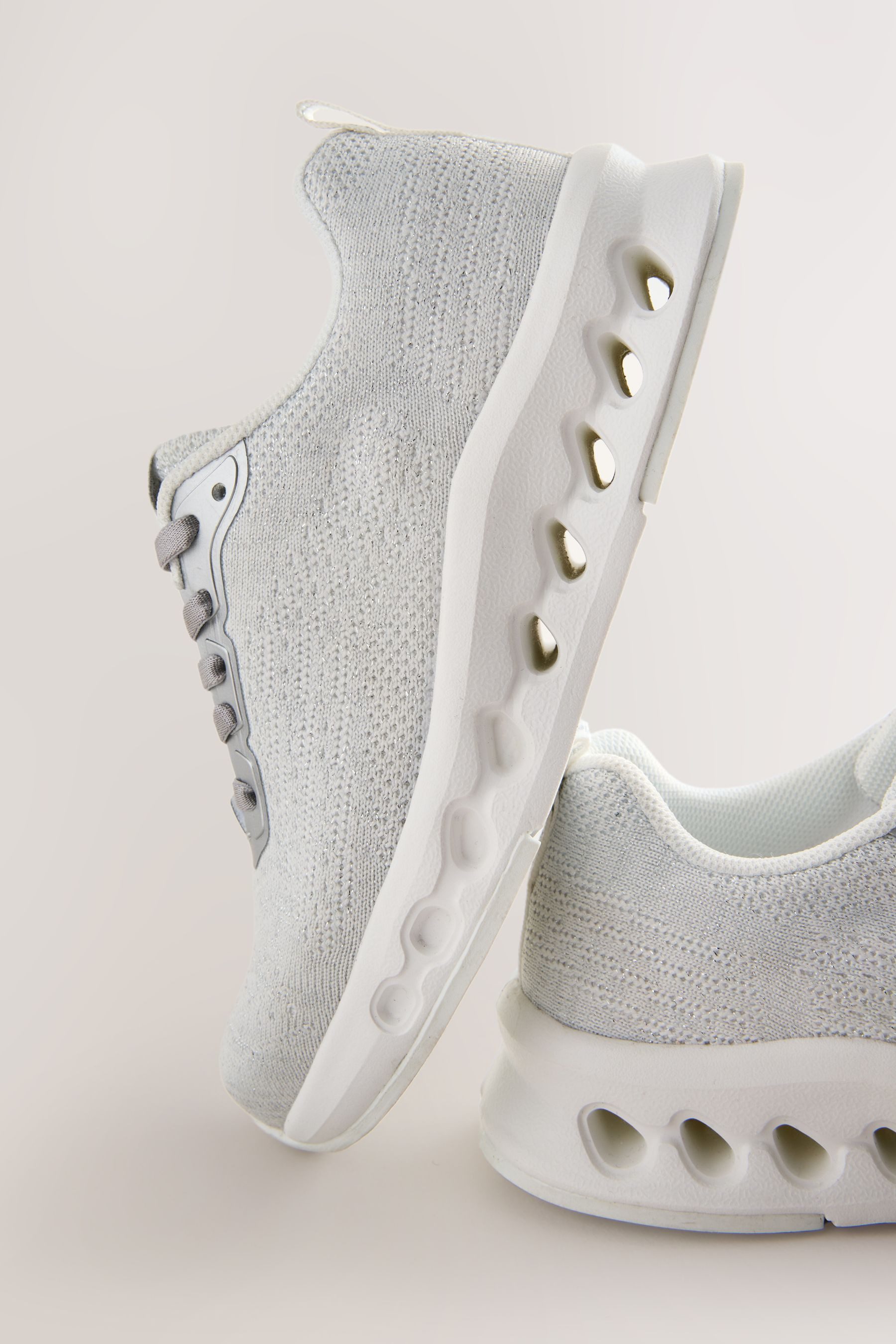 Next Schulturnschuhe mit elastischen Schnürsenkeln Sneaker (1-tlg)