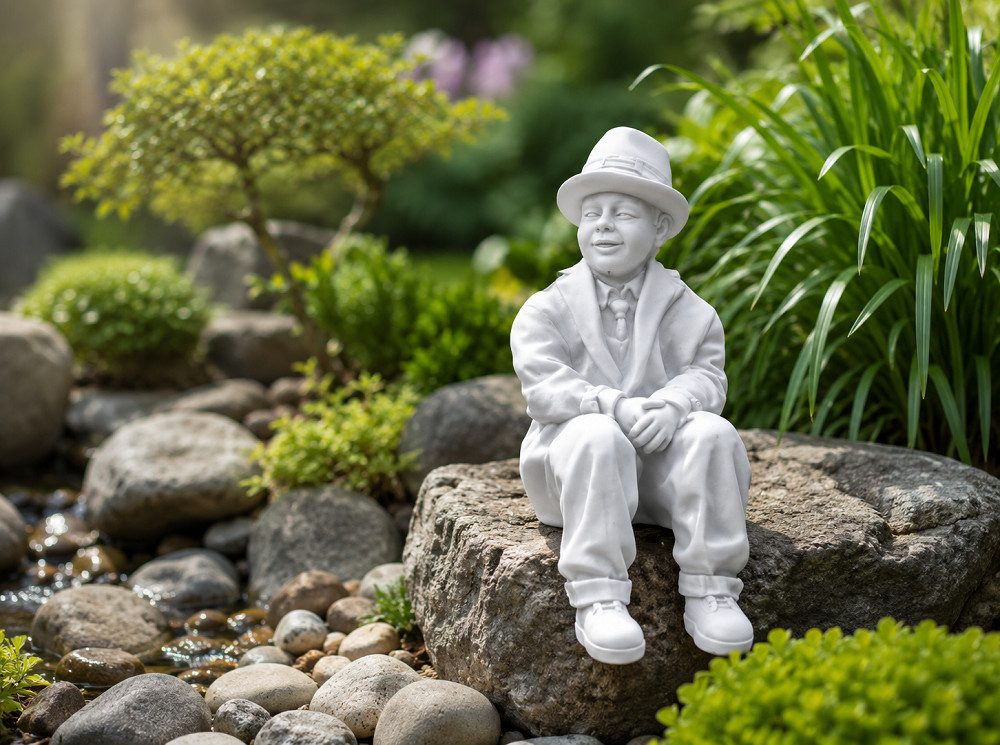 JVmoebel Skulptur Sitzende Figur aus hochwertigem Material für Garten-Dekoration (1 St), Made in Europa