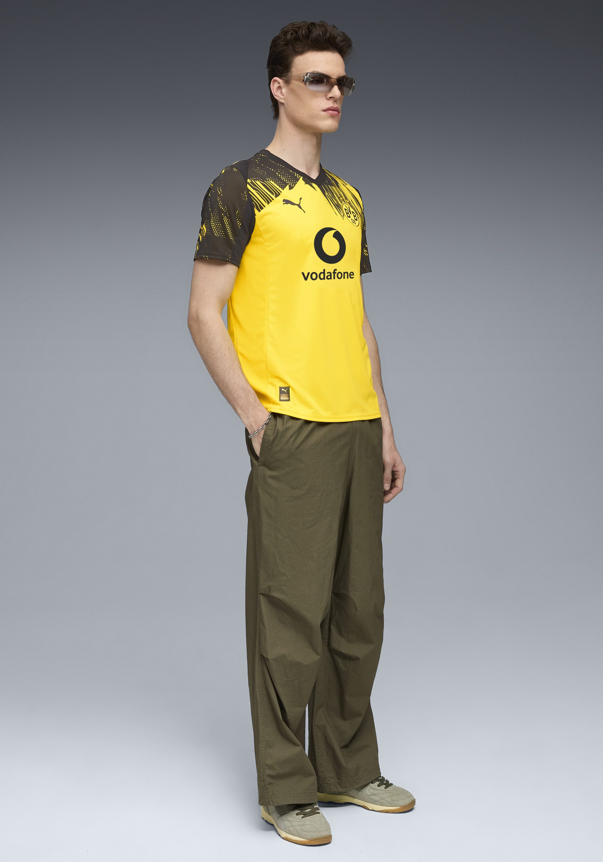 PUMA Fußballtrikot BVB HOME JERSEY REPLICA WITH SPONSOR Fußball, sportlicher Stil, ohne Kapuze, aus Webmaterial – Bild 5 von 5