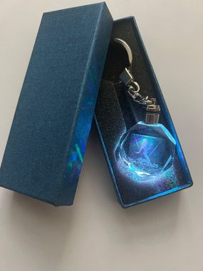 Stelby Schlüsselanhänger Jungfrau Sternzeichen Schlüsselanhänger LED Multicolor mit Geschenkbox
