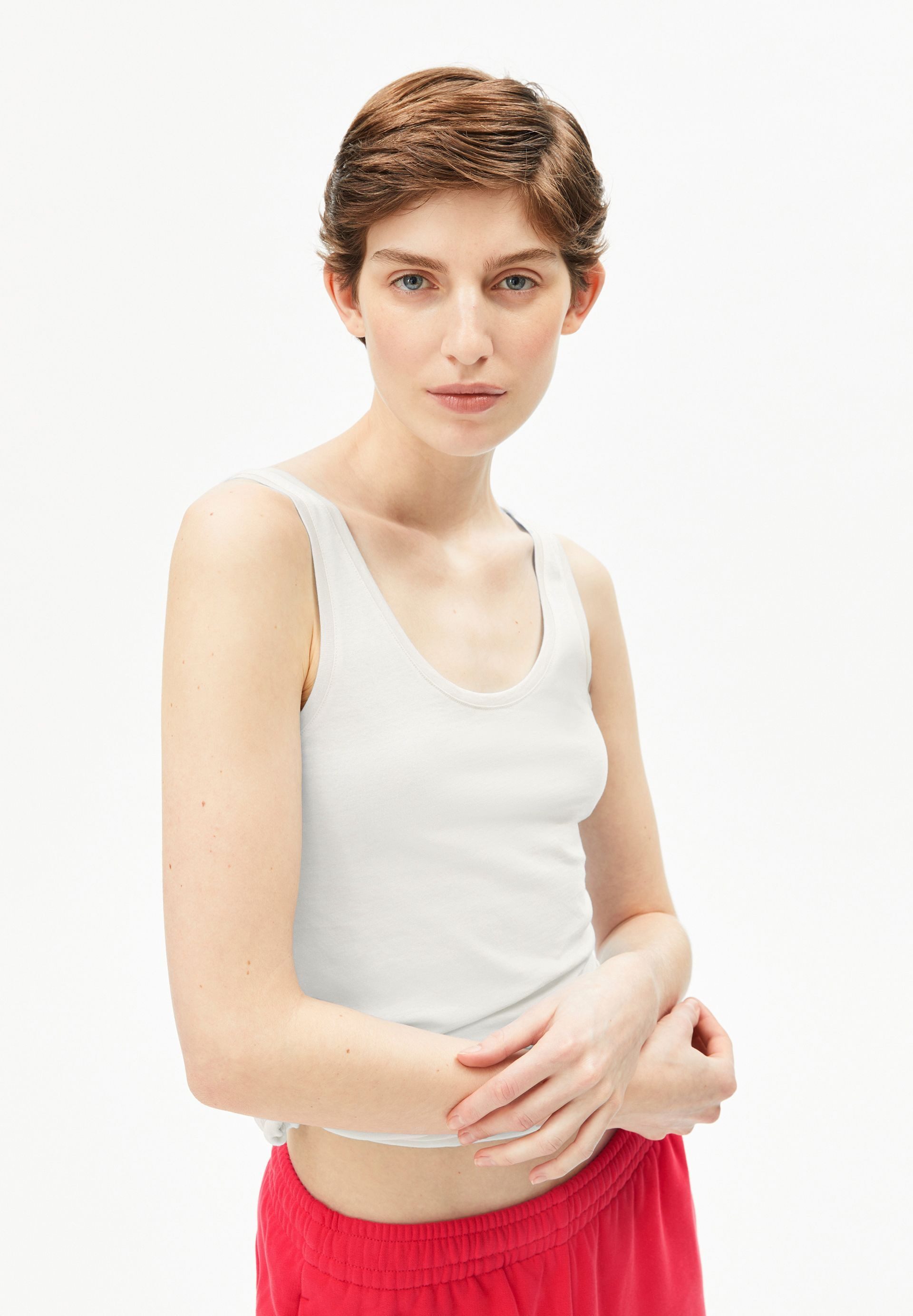 Armedangels Shirttop SINGLE JERSEY Top aus Bio-Baumwolle (Slim Fit) Tiefer Rundhalsausschnitt