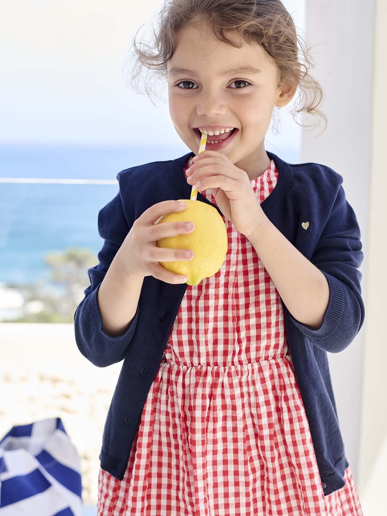 vertbaudet Strickjacke Mädchen Strickjacke BASICS Runder Ausschnitt, Knopfverschluss