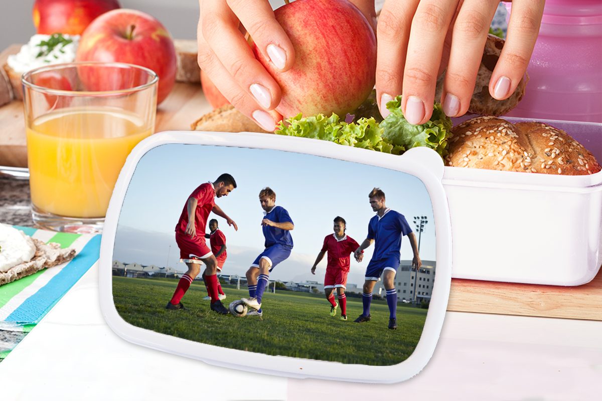 MuchoWow Lunchbox Fußballspiel, Kunststoff, (2-tlg), weiß Brotdose, Kinder Erwachsene, für und für Brotbox Mädchen und Jungs