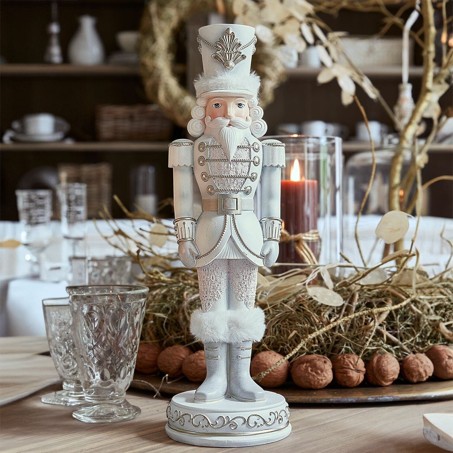 Mirabeau Weihnachtsfigur Deko-Nussknacker Moriette weiß/silber (kein Set, k günstig online kaufen