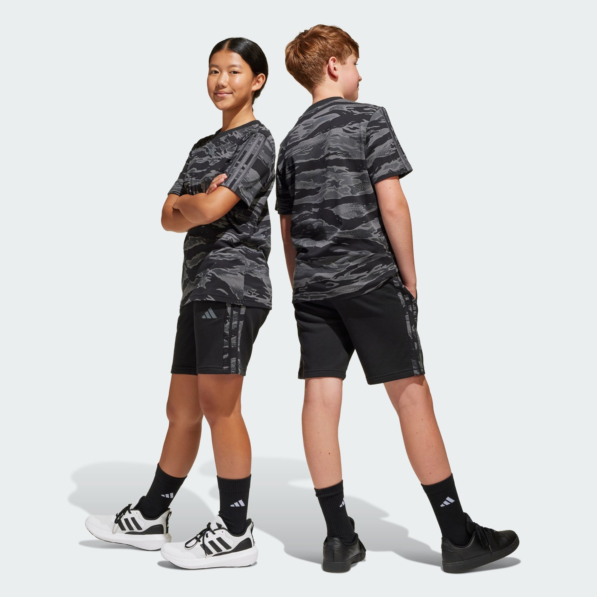 adidas Sportswear Shorts SEASONAL ESSENTIALS CAMO KIDS SHORTS (1-tlg)