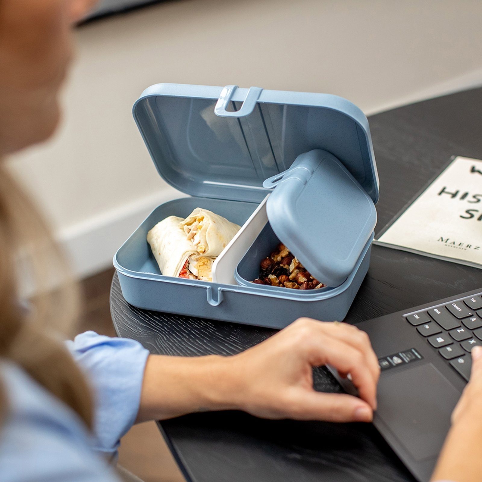 L, 1-tlg), Trennsteg Lunchbox mit PASCAL (Stück, Kunststoff Blau Brotdose Lunchbox KOZIOL Kunststoff,