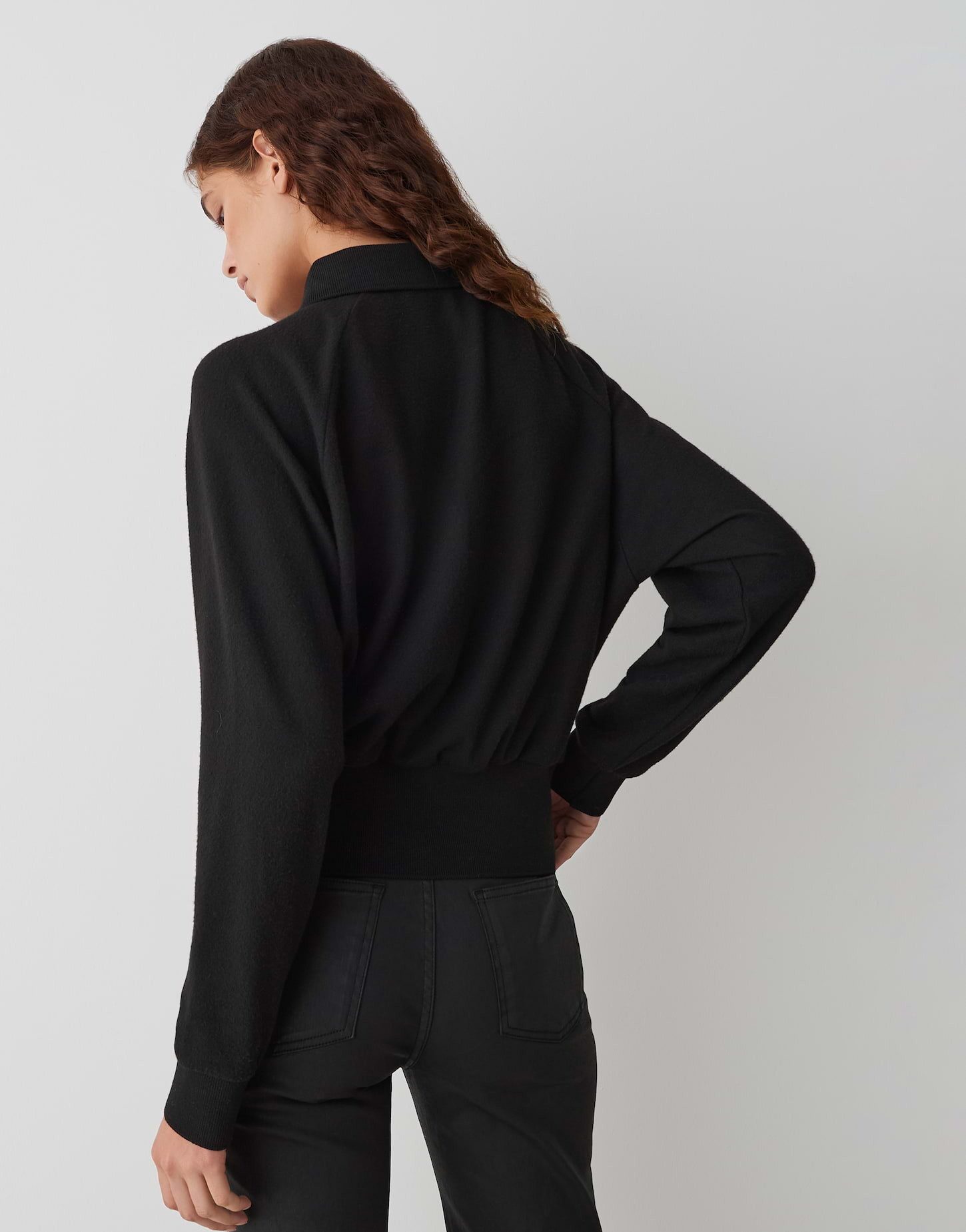 OPUS Sweatshirt GEIGI mit Polokragen GEIGI Regular Polokragen, weicher Griff, Fledermausärmel mit Raglan – Bild 3 von 5