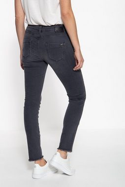 ATT Jeans Slim-fit-Jeans Leoni mit offenen Saumkanten und Paillettendetails