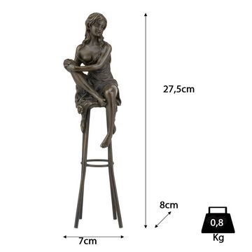 Moritz Dekofigur Bronzefigur Frau sitzt auf einem Barhocker, Bronzefigur Figuren Skulptur für Regal Vitrine Schreibtisch Deko