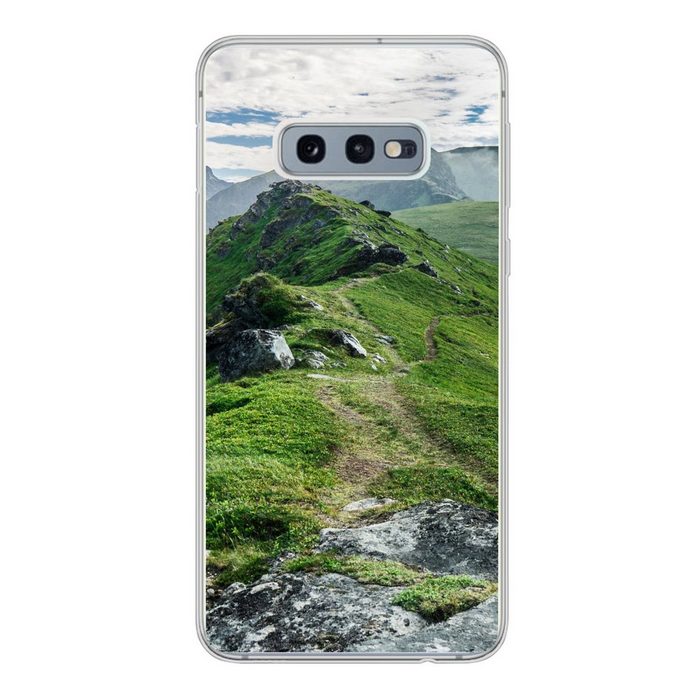 MuchoWow Handyhülle Die Berge der Lofoten Phone Case Handyhülle Samsung Galaxy S10e Silikon Schutzhülle