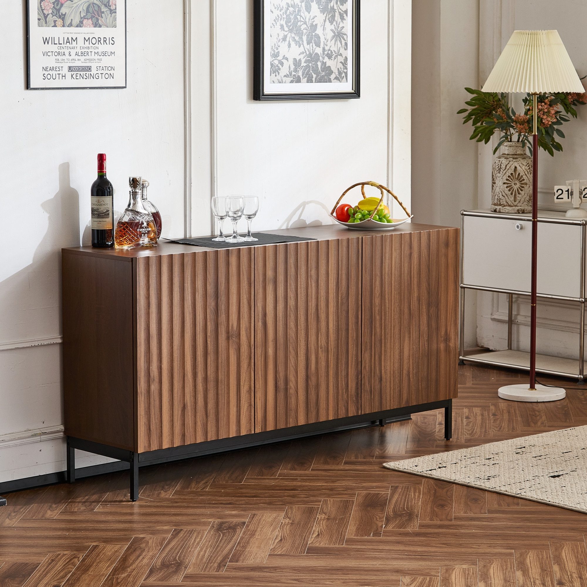 IDEASY Sideboard 150x40x80cm Eiche dunkel gemasert, Mid-Century Modern Küchenschrank (Dekoschrank, 3 Türen, welliges 3D-Design, verstellbare Einlegeböden), Mit Kippsicherung-stilvolle Aufbewahrung für Wohnzimmer, Esszimmer,Bür