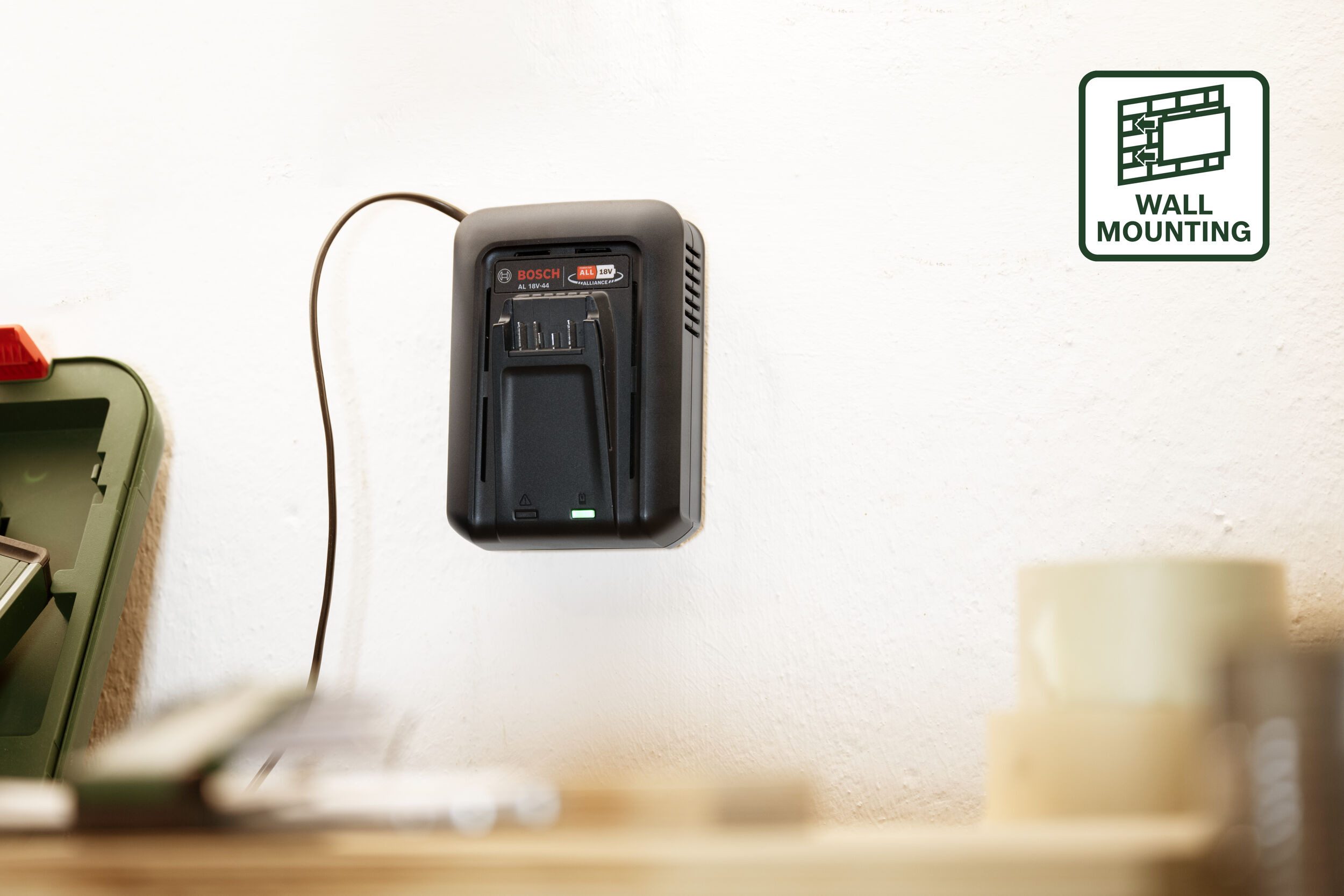 BOSCH AL 18V-44 Akku-Ladestation (4400 mA, Ladegerät - im Karton)