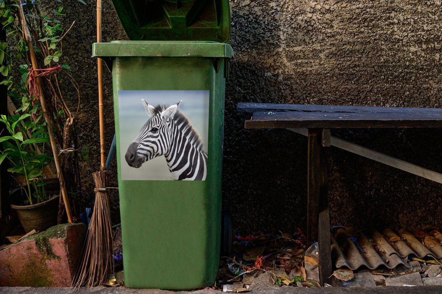 Container, Mülleimer-aufkleber, Abfalbehälter Wandsticker MuchoWow St), Sticker, (1 Nahaufnahme Zebra Mülltonne,