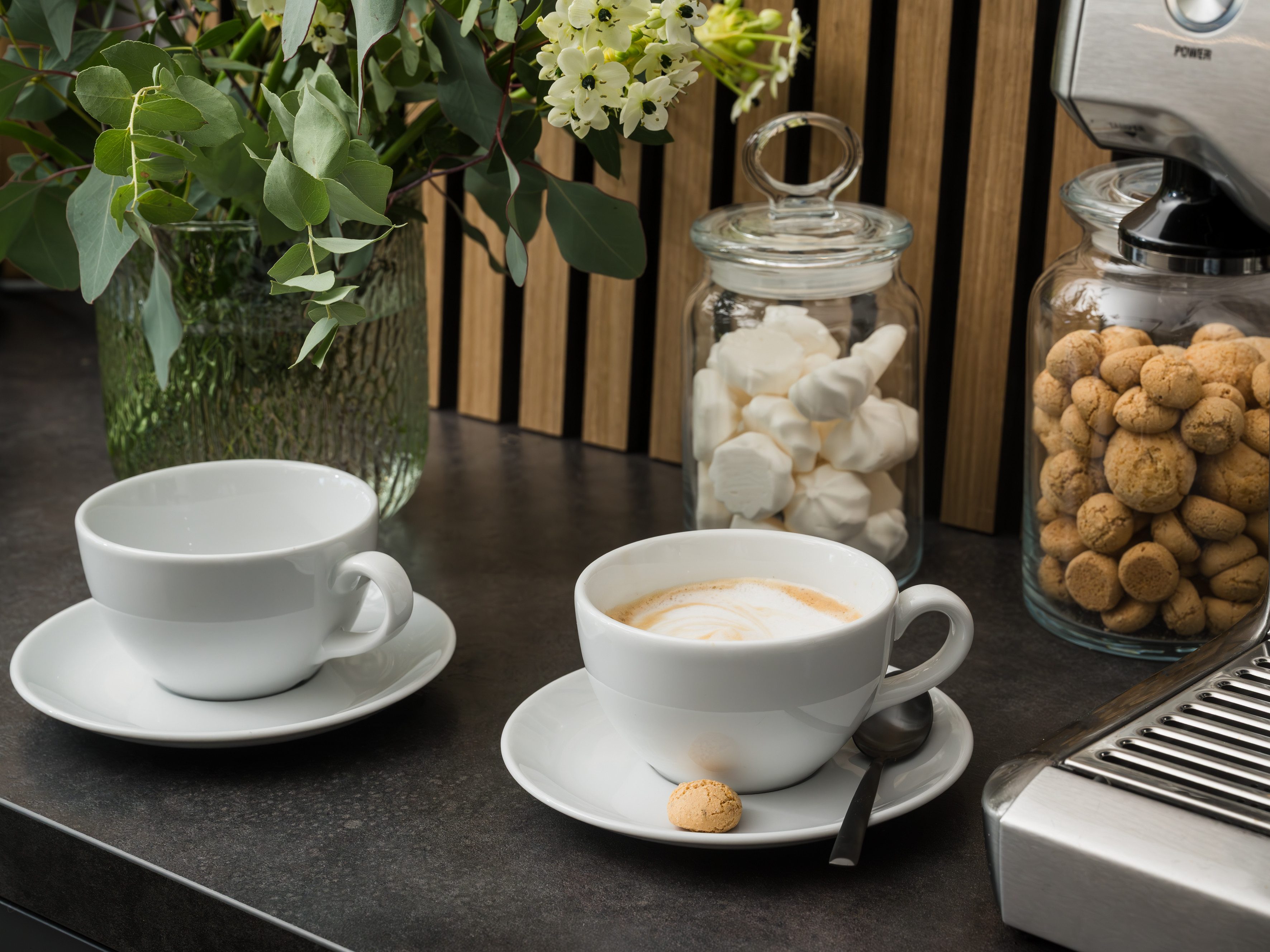 CreaTable Cappuccinotasse Bistrot Weiss, Cappuccino Set 8-tlg, 8-tlg., Porzellan, Klassiker in Weiß, Der Alleskönner