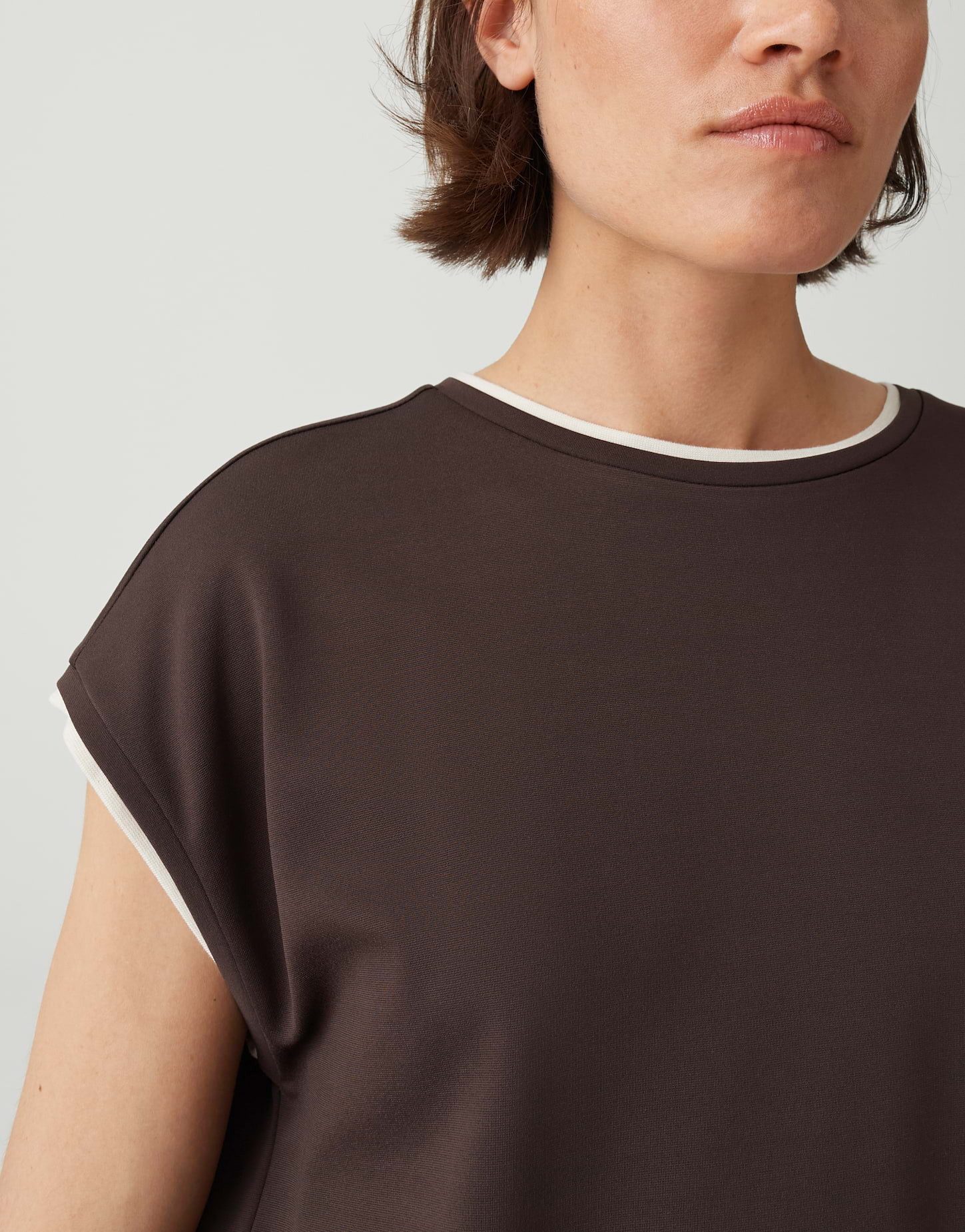 OPUS Shirtkleid mit kontrastfarbener Paspel Lockerer Fall mit praktischen Taschen – Bild 4 von 5