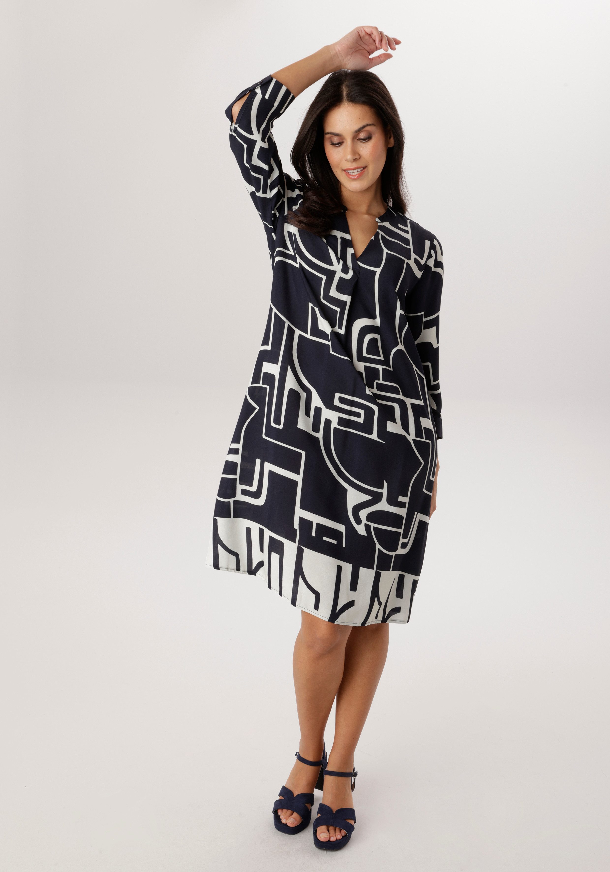 Aniston SELECTED Blusenkleid mit abstraktem, labyrinthartigem Linienmuster - NEUE KOLLEKTION