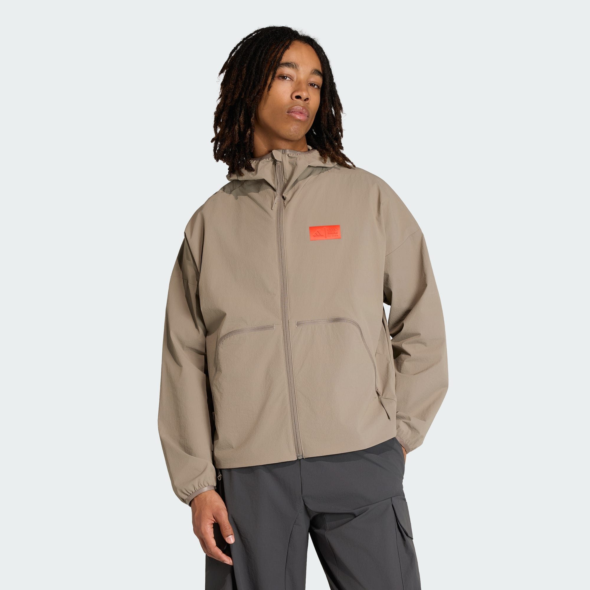 adidas Performance Funktionsjacke AUDI REVOLUT F1 TEAM ELEVATED WOVEN JACKE (1-St)