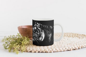 MuchoWow Tasse Tiger auf schwarzem Hintergrund in schwarz und weiß, Keramik, Kaffeetassen, Teetasse, Becher, Teetasse, Geschenk