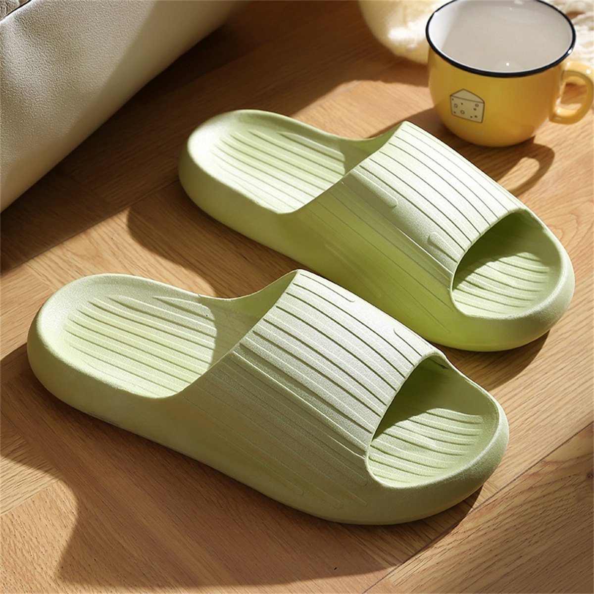 carefully selected Damen-Sandalen und Hausschuhe mit dickem Boden für den Innenbereich Badeschuh grün