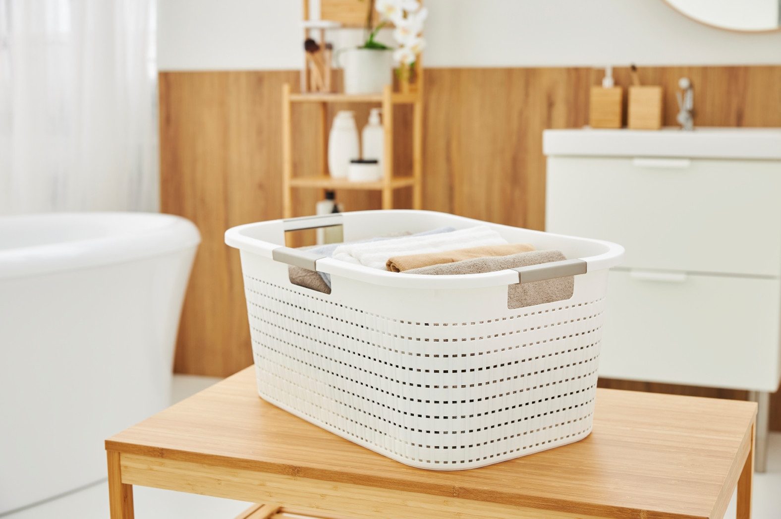 ROTHO Wäschekorb Wäschebox 40L COUNTRY, ergonomische Wäschebehälter mit Griffe, Rattan-Oberfläche ermöglicht Luftzirkulation im Korb – Bild 2 von 5