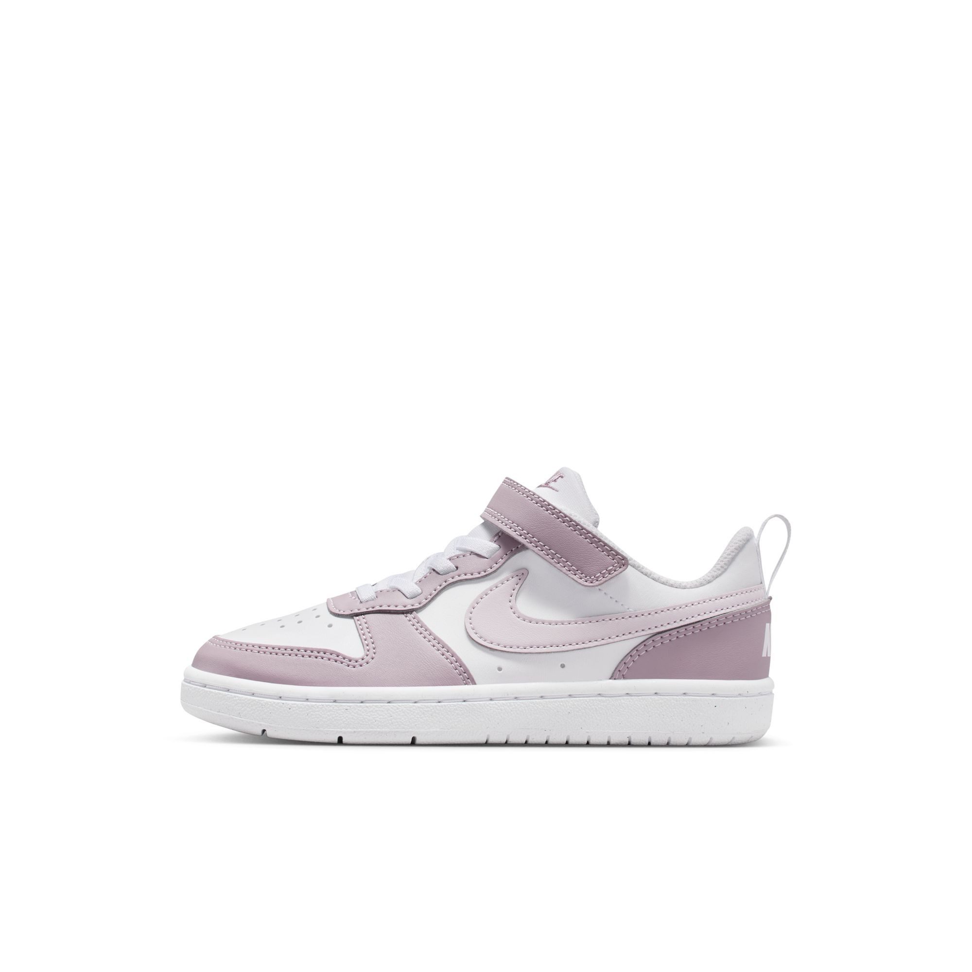 Nike Sportswear Court Borough Low Recraft (PS) Sneaker Design auf den Spuren des Air Force 1