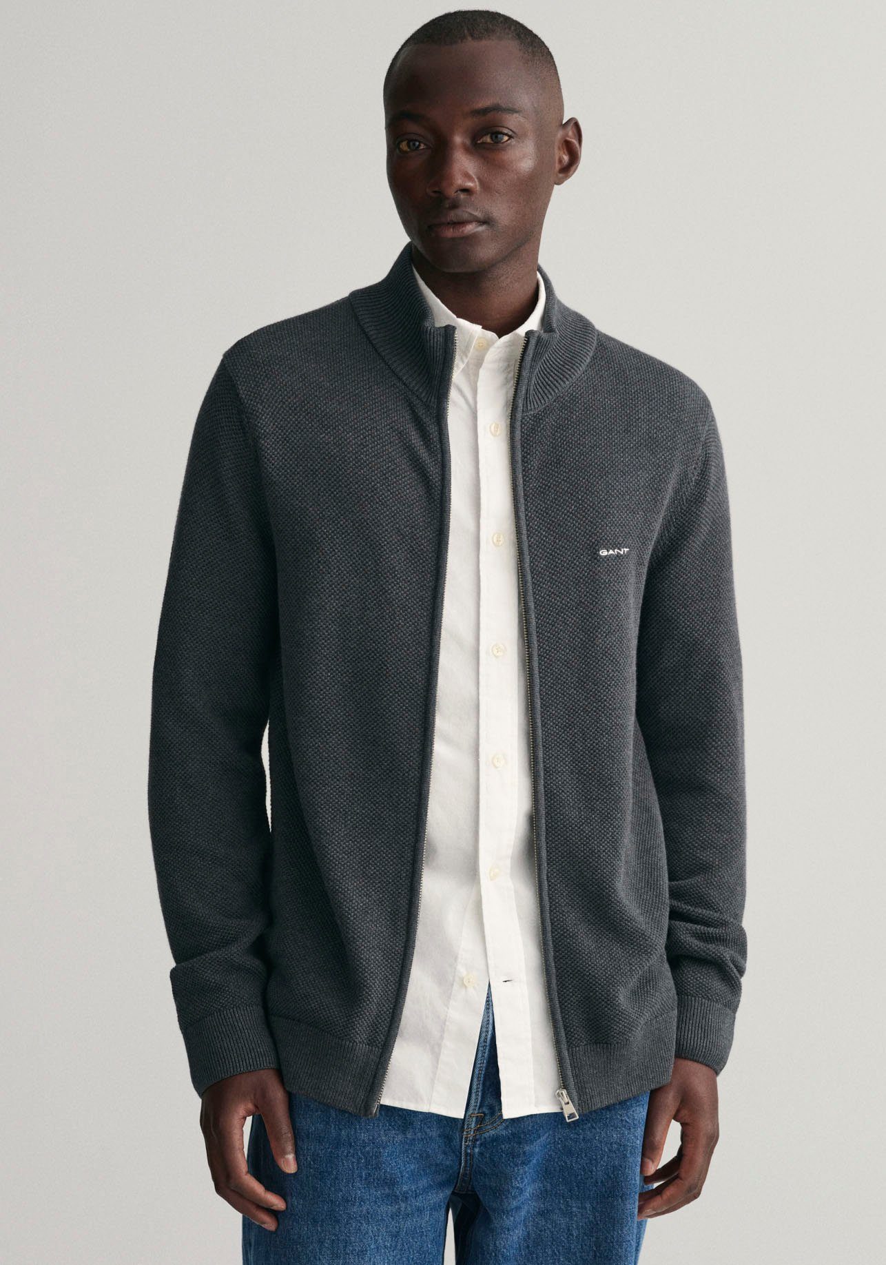 Gant Strickjacke COTTON PIQUE ZIP CARDIGAN mit Logostickerei auf der Brust
