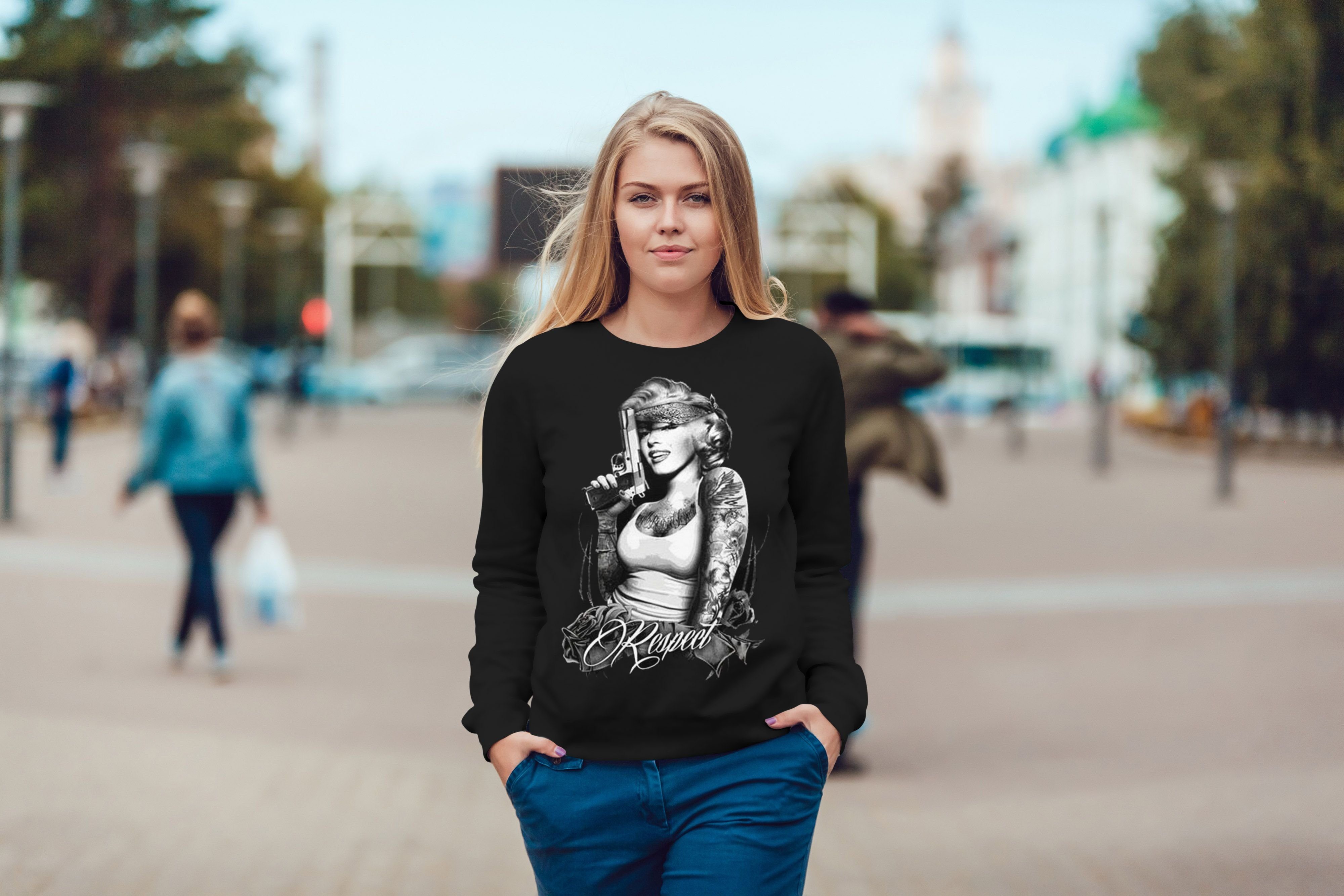 MoonWorks Sweatshirt Sweatshirt Damen Marilyn Monroe Pistole Schriftzug Respect Tattoo Gangster Waffe Rundhals-Pullover Pulli Sweater Moonworks®