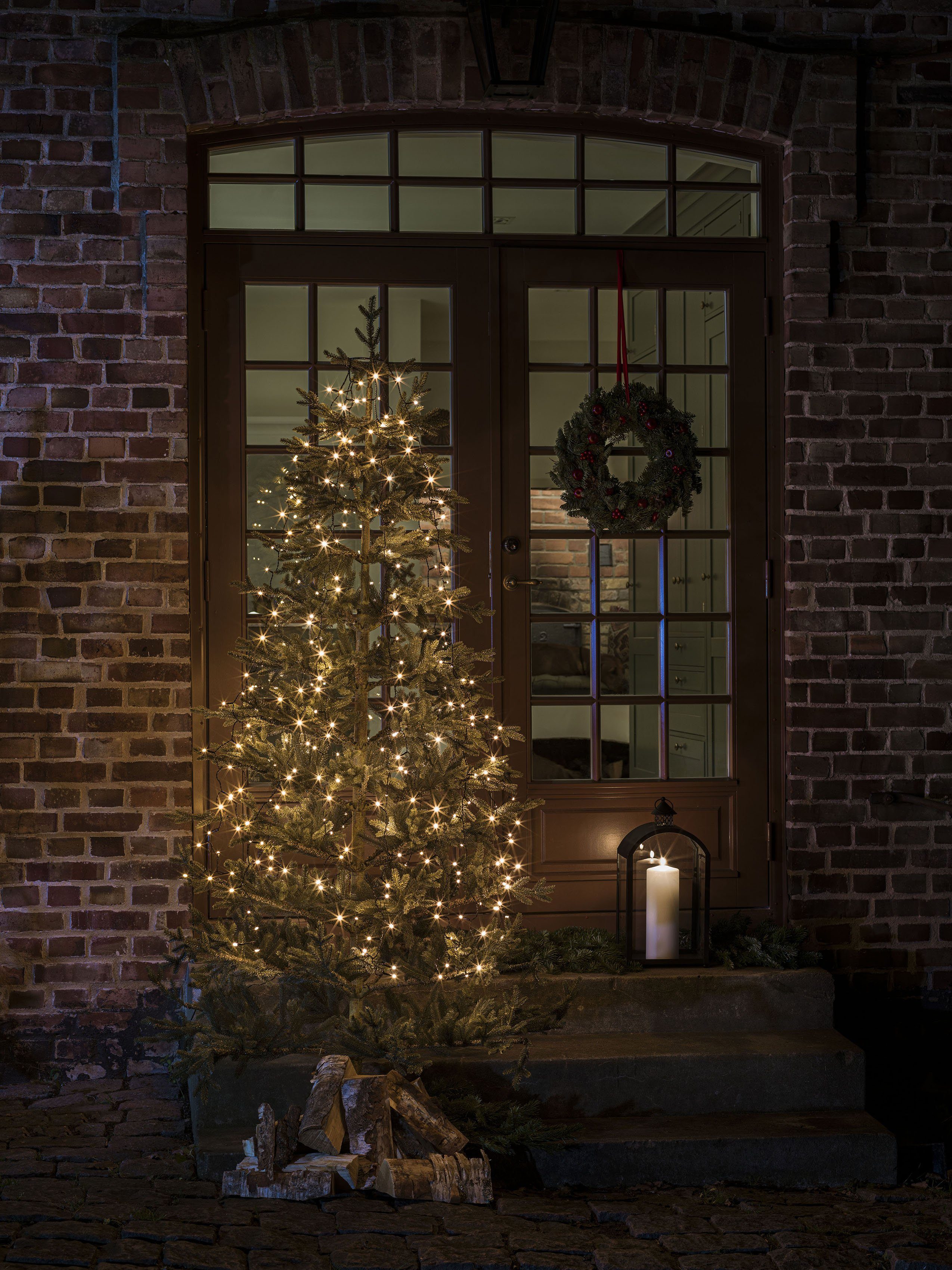KONSTSMIDE LED-Baummantel Weihnachtsdeko aussen, Christbaumschmuck, 270- flammig, LED Lichterkette 6 Stränge à 45 gefrostete Dioden,  Strangverdoppelung von 6 auf 12 Stränge nach 120 cm