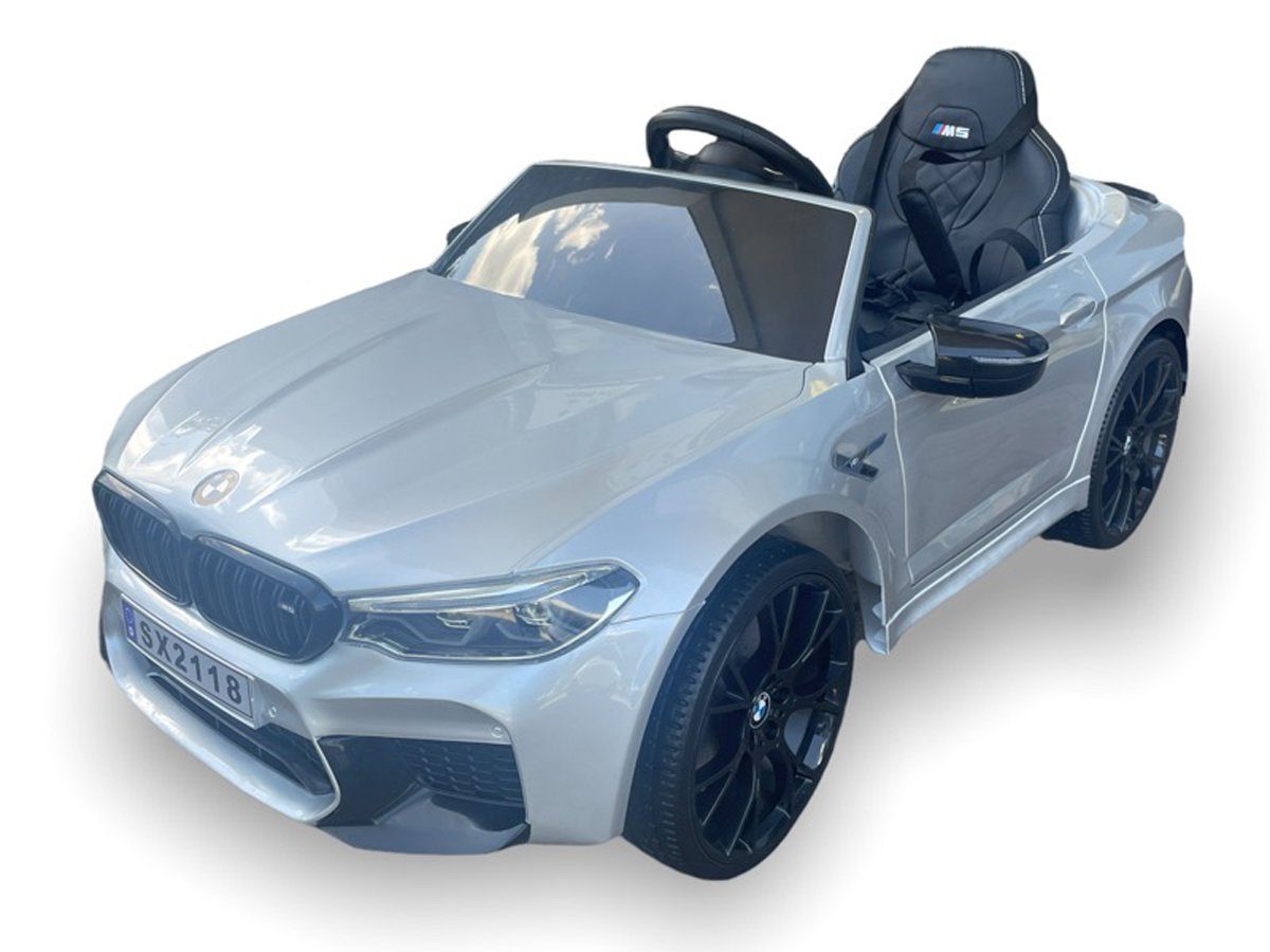 TPFLiving BMW M5 - Kinderauto mit Fernbedienung - 2 x 12 Volt - 7Ah-Akku, Belastbarkeit 30 kg, Kinderfahrzeug mit Soft-Start und Bremsautomatik - Farbe: silber