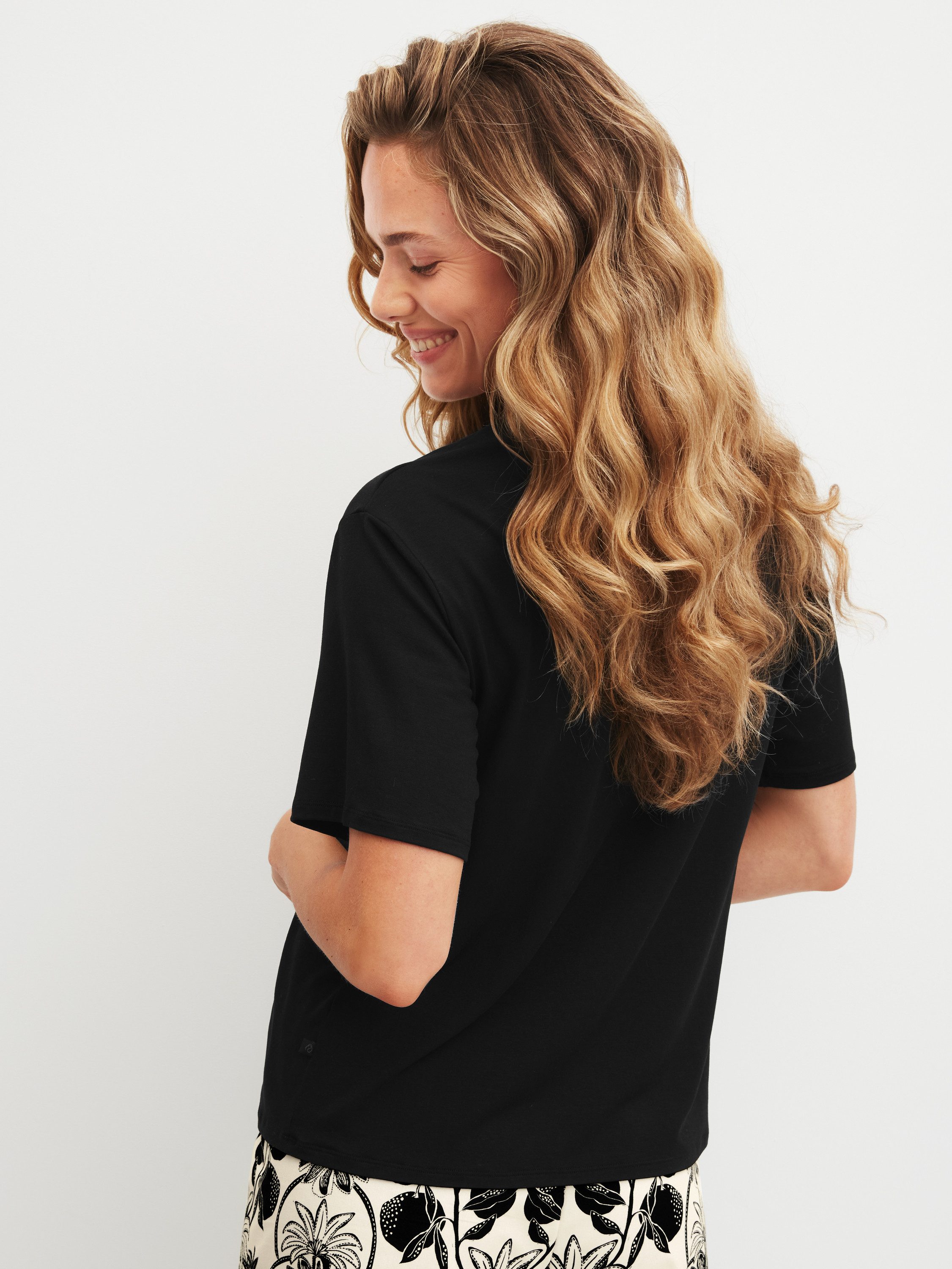 CALIDA Kurzarmshirt Favourites Layering Damen (1-tlg) weiche Modalqualität, temperaturausgleichend, elastisch