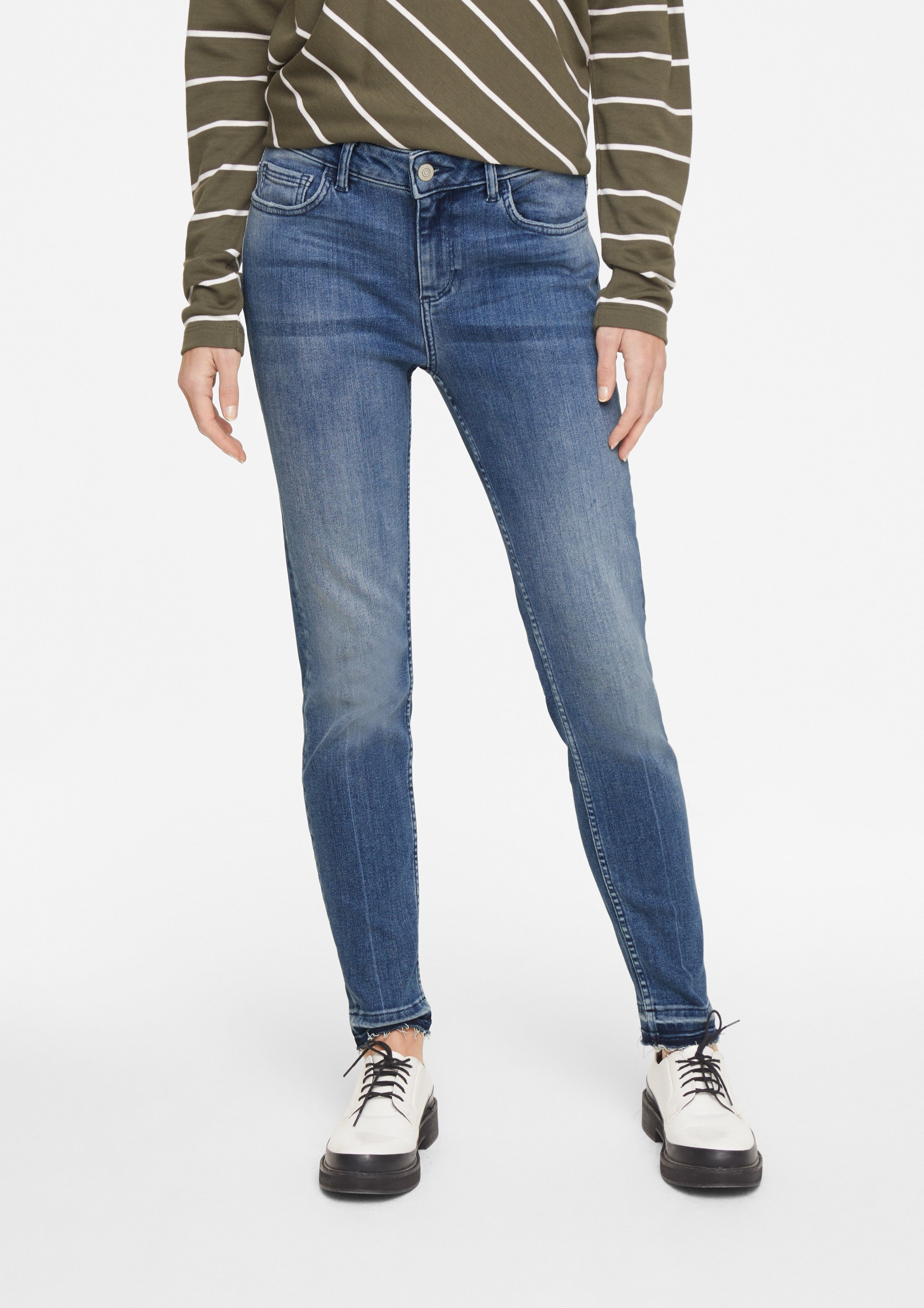 comma casual identity 5-Pocket-Jeans »Skinny Fit: Skinny leg-Jeans«  Leder-Patch online kaufen | OTTO