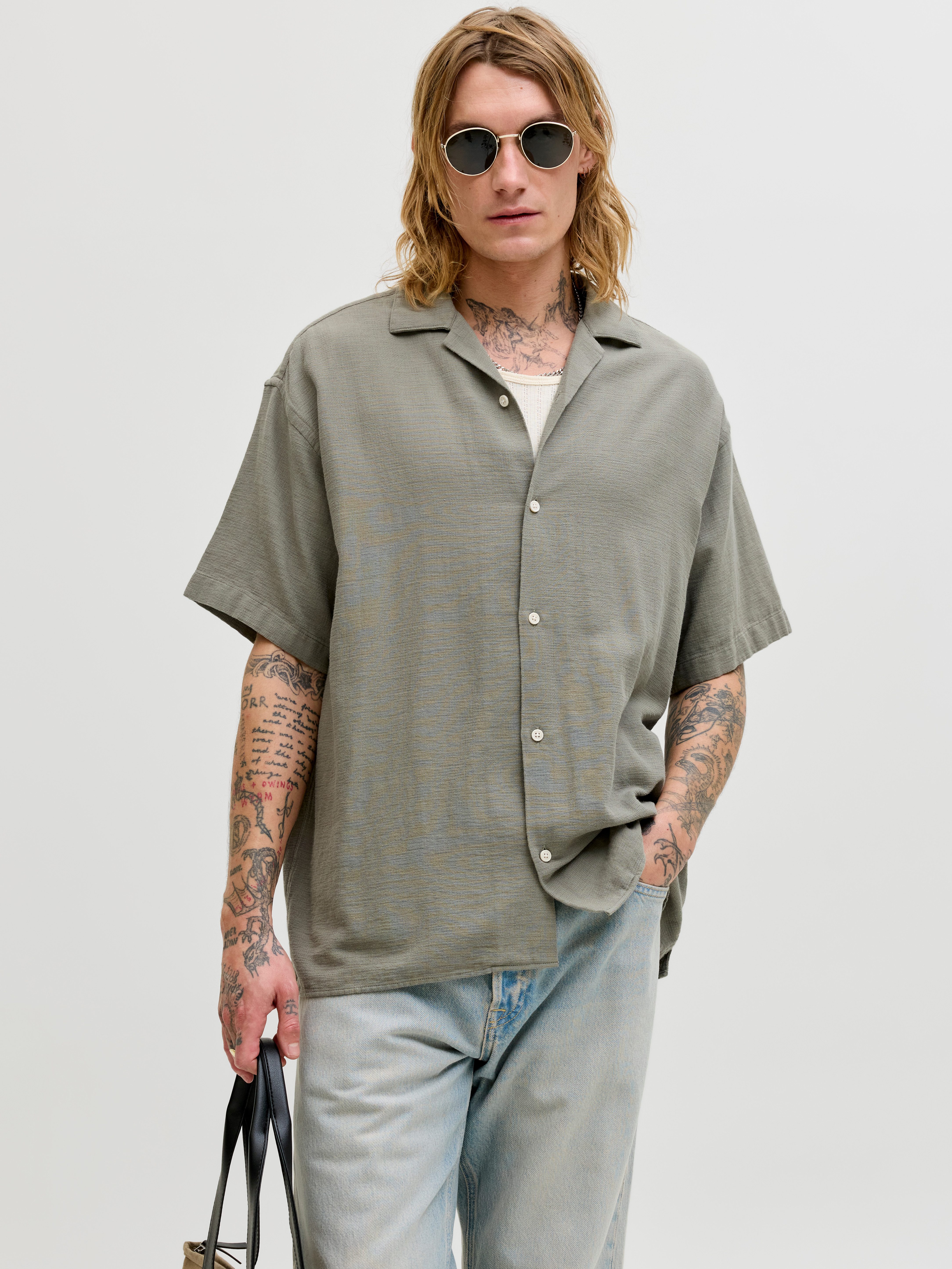 Jack & Jones Kurzarmhemd JJELIAM RESORT SHIRT SS SN Baumwolle, loose fit