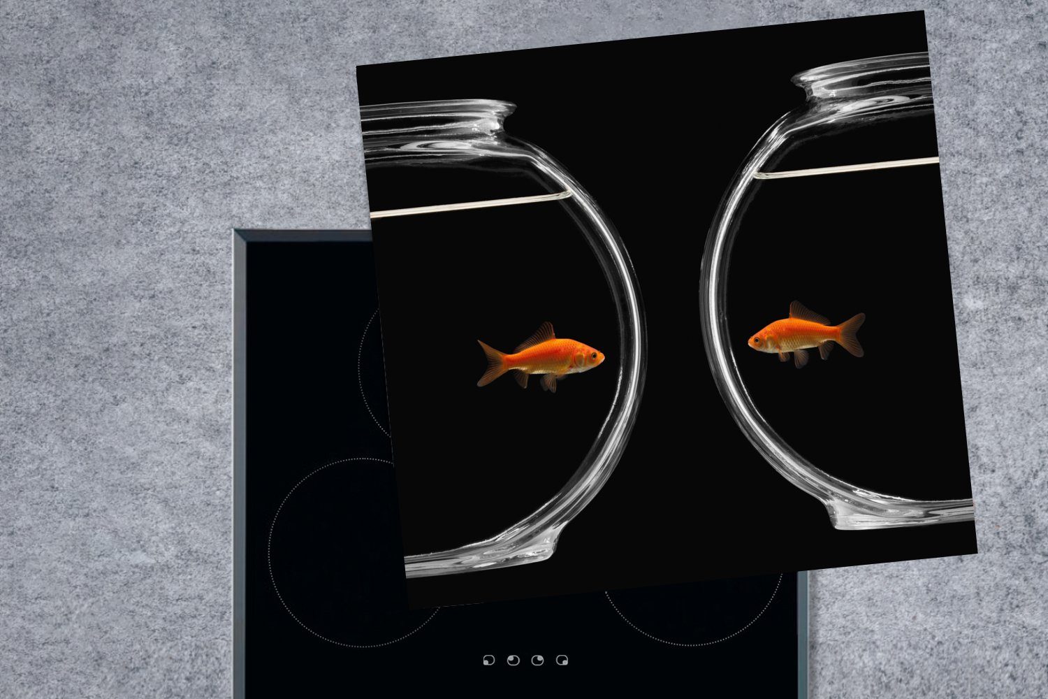 MuchoWow Herdblende-/Abdeckplatte Goldfische (1 durch 78x78 Glas cm, tlg), Arbeitsplatte Vinyl, Ceranfeldabdeckung, küche für getrennt