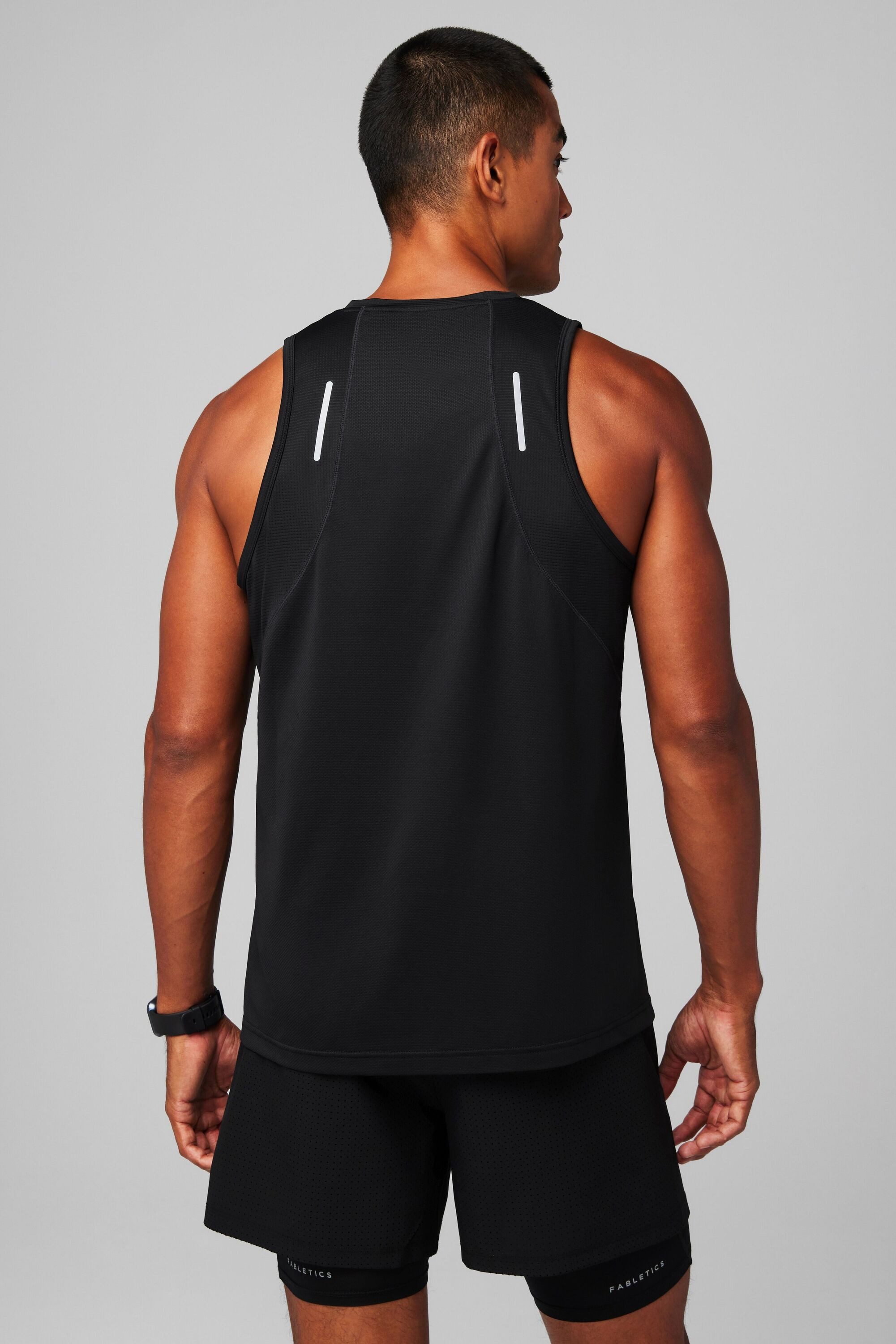 Fabletics Funktionsshirt THE O2 TANK (1-tlg) mit Autolichtreflektoren