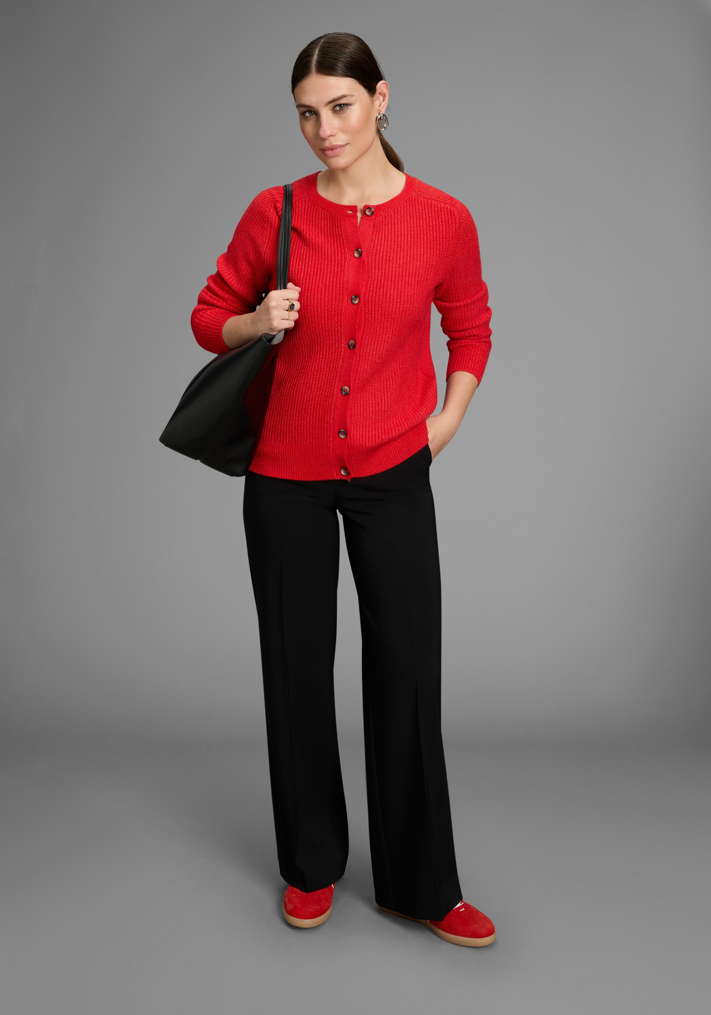 HECHTER PARIS Strickjacke mit Knopfleiste. Reduzierter Preis € 48,99. Unverbindliche Preisempfehlung € 59,99, (€ 48,99 pro 1 Stk)