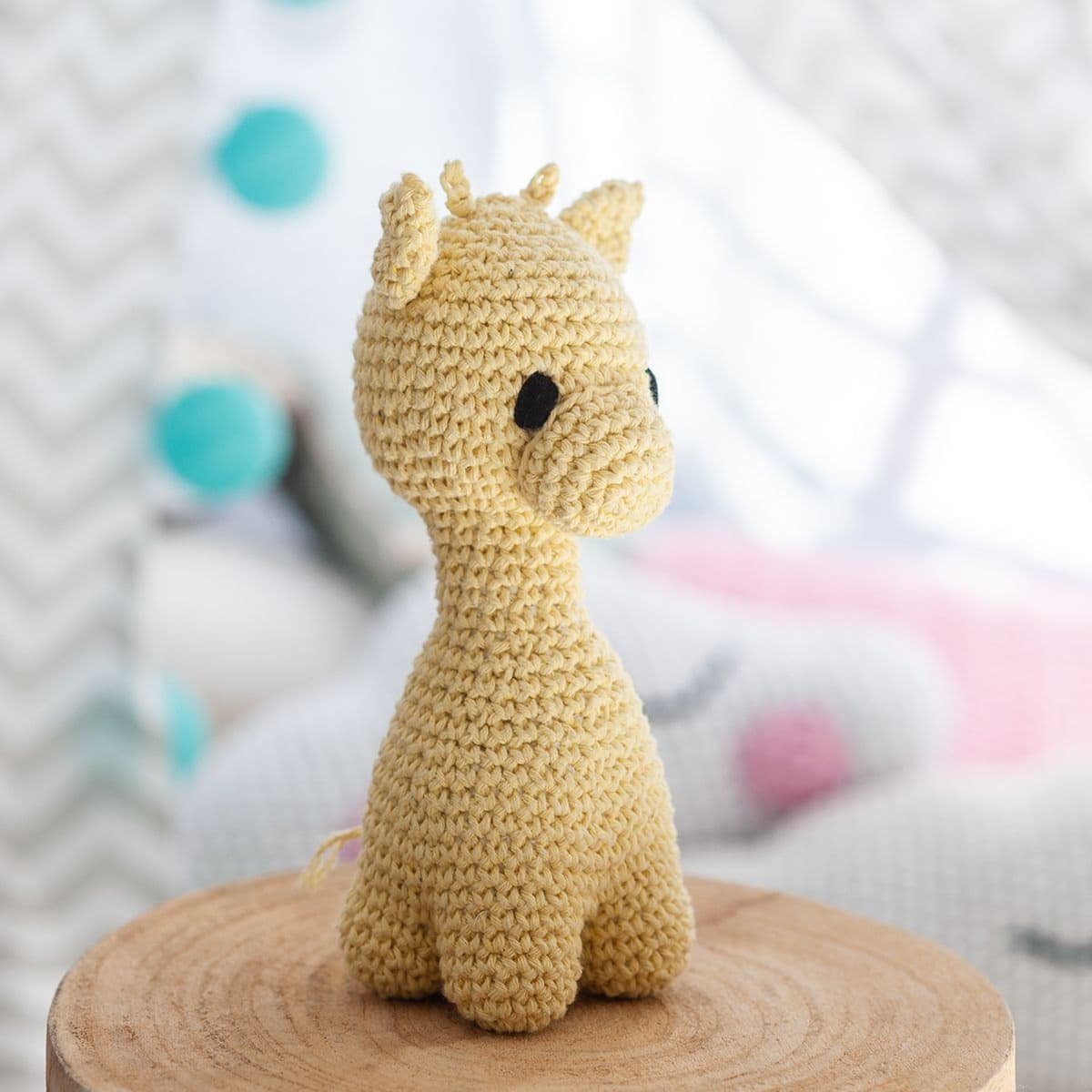 Hoooked Kreativset Hoooked Häkelset Amigurumi Giraffe Ziggy Popcorn DIY, (embroidery kit by Marussia)