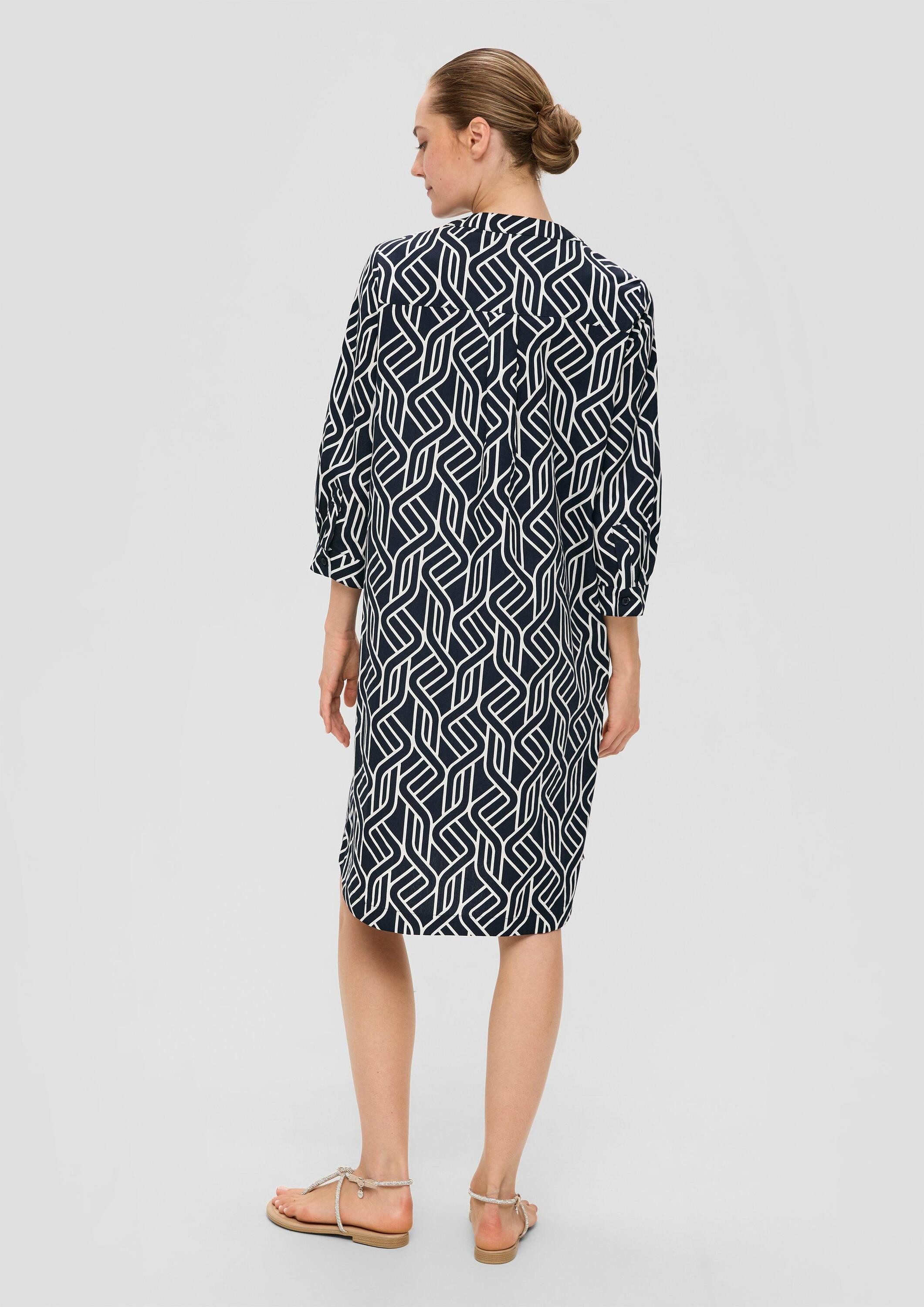 s.Oliver Minikleid Kleid Baumwollkleid mit abgerundetem Saum und grafischem Print