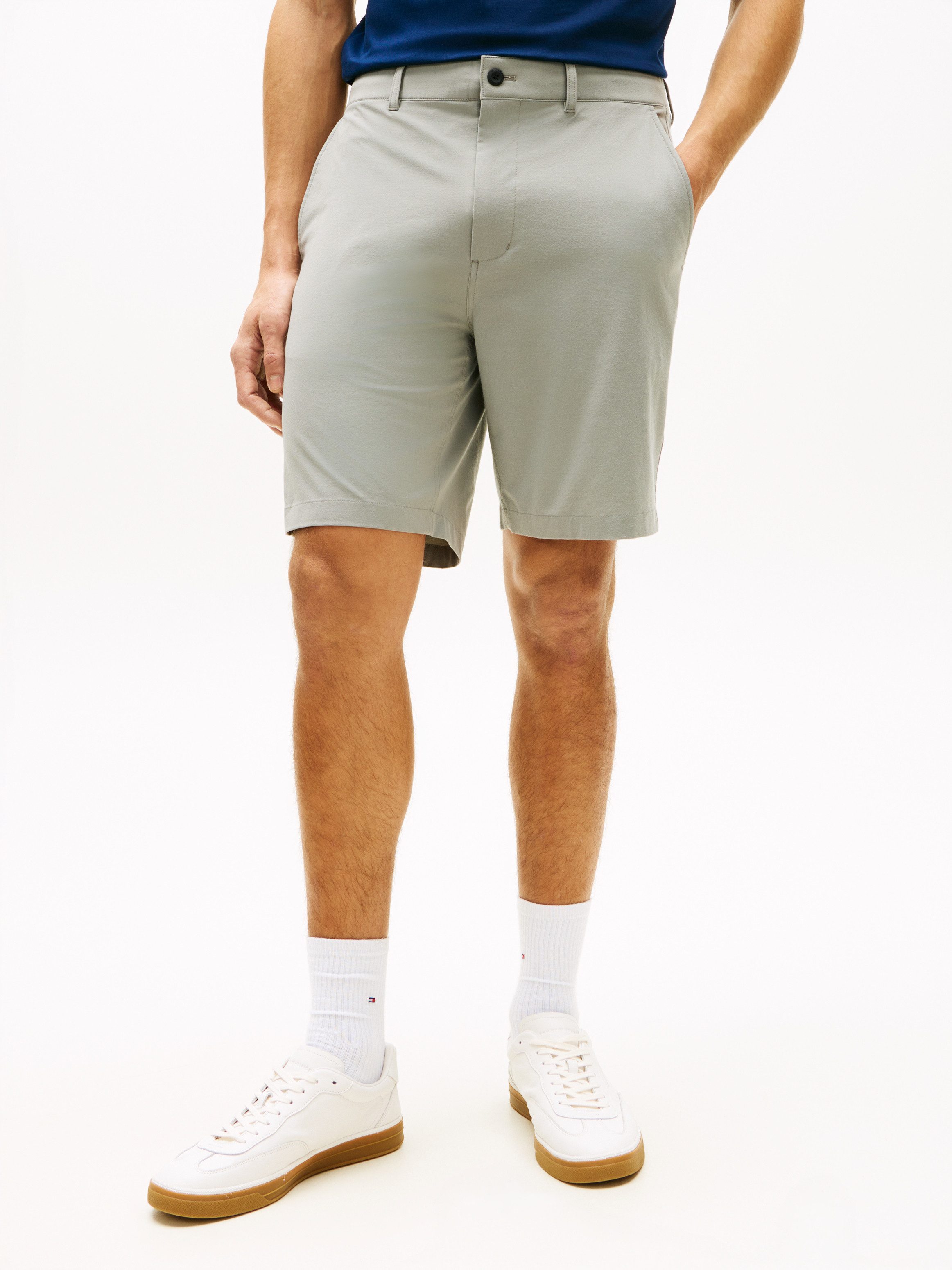 Tommy Hilfiger Chinoshorts DOVER mit Flag-Stickerei