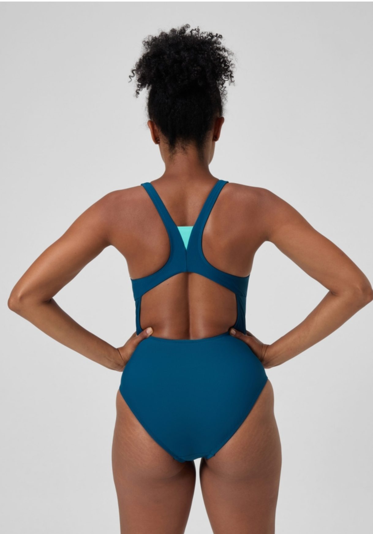 Speedo Badeanzug 8-003906 Solid Highneck 1 günstig online kaufen
