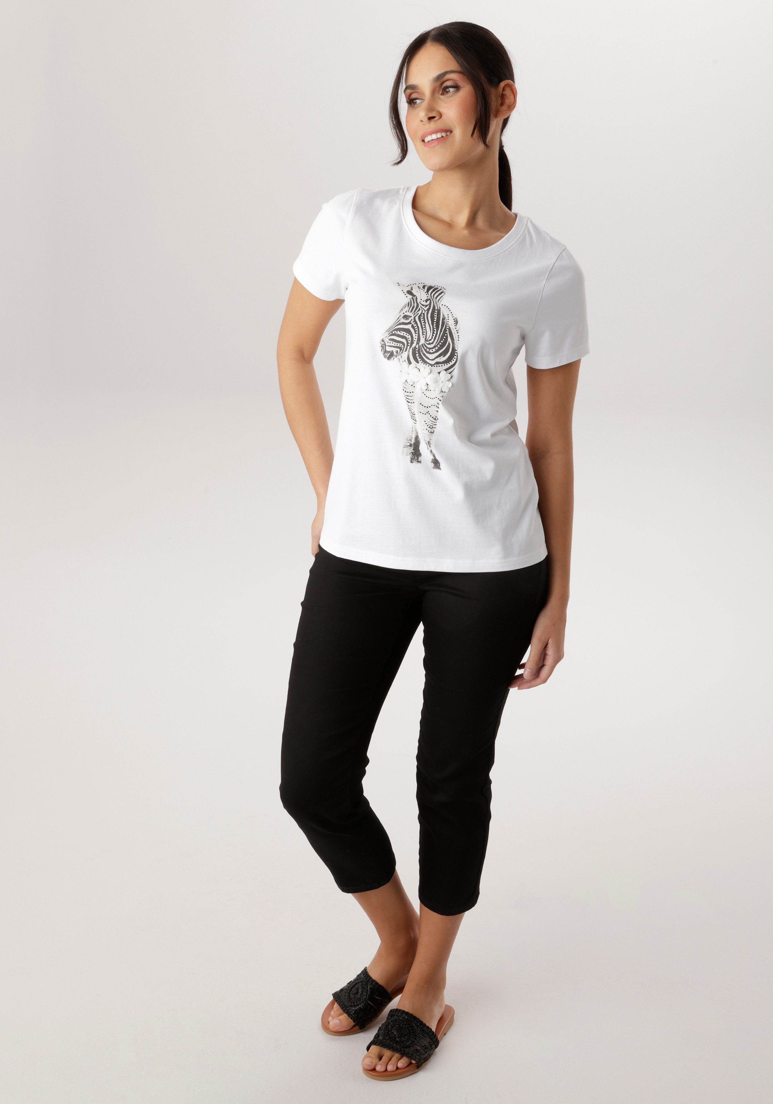 Aniston SELECTED T-Shirt mit aufwendiger 3D-Applikation – Bild 4 von 5