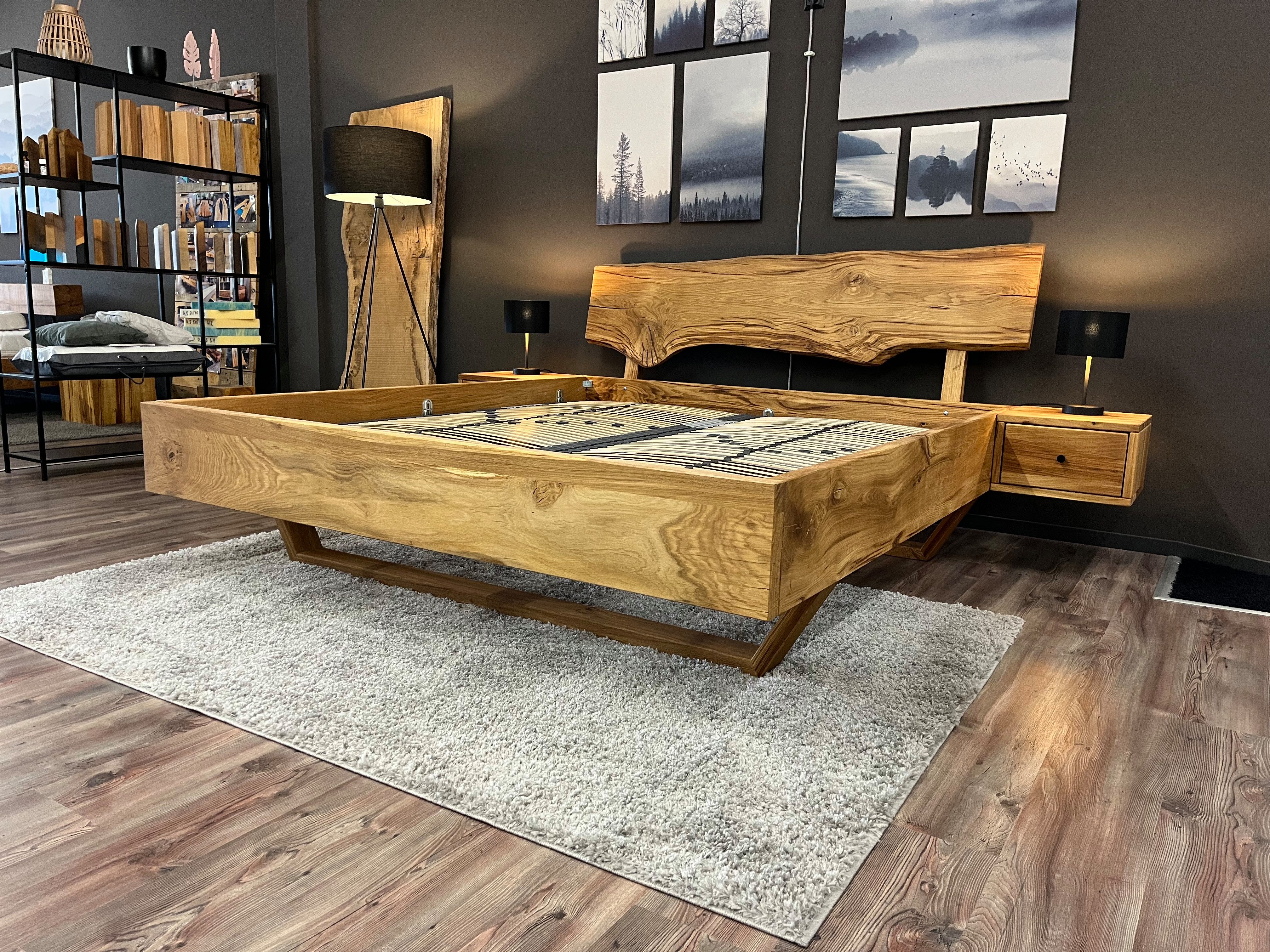 Möbel Specht Massivholzbett Fiete (Eiche massiv geölt, bis 300x220cm Liegefläche), Holzkufen / Kopfteil mit natürlicher Baumkante