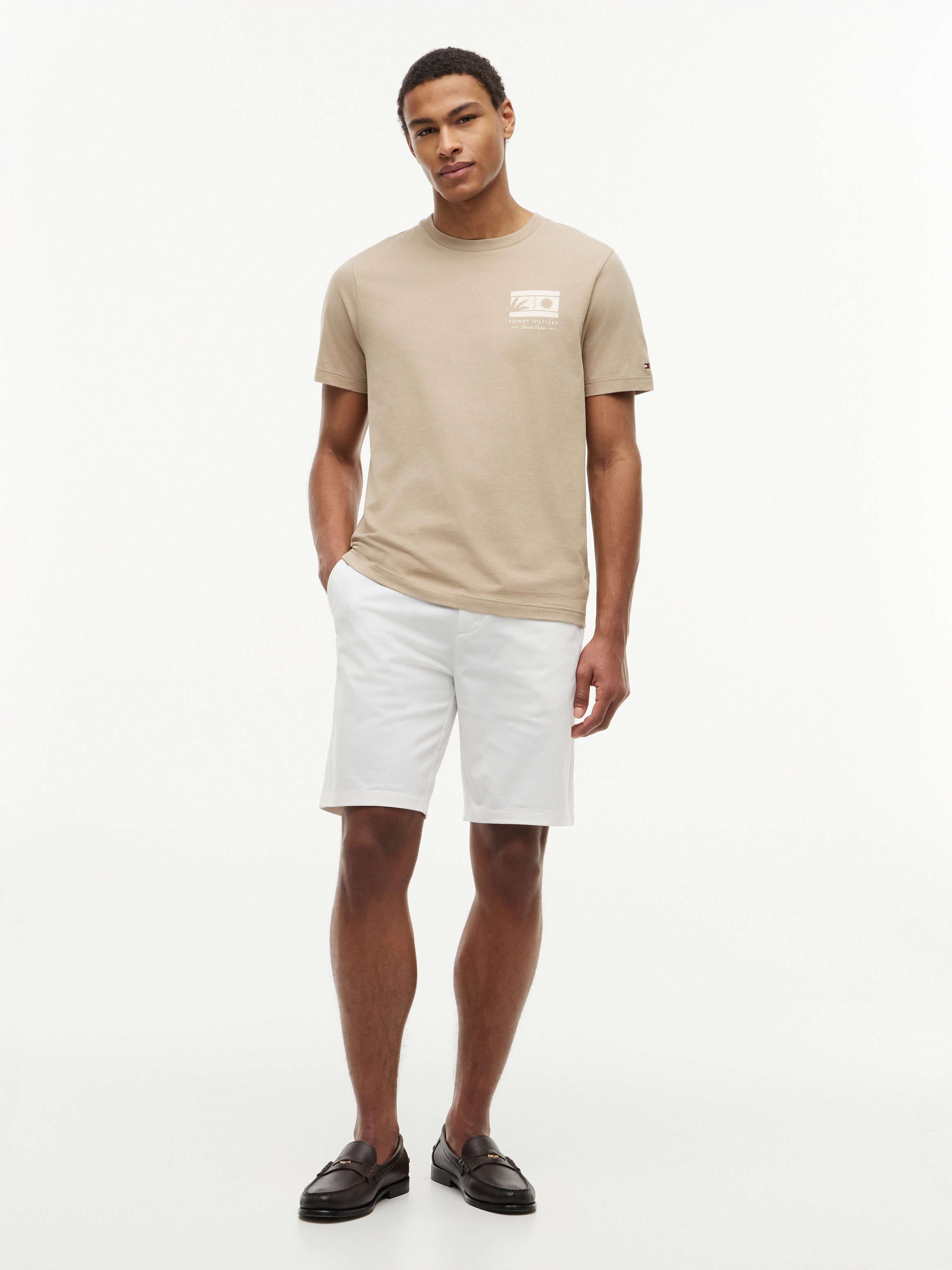 Tommy Hilfiger T-Shirt MONO SUN GRAPHIC REGULAR TEE aus Jersey mit Logo-Grafik – Bild 4 von 5