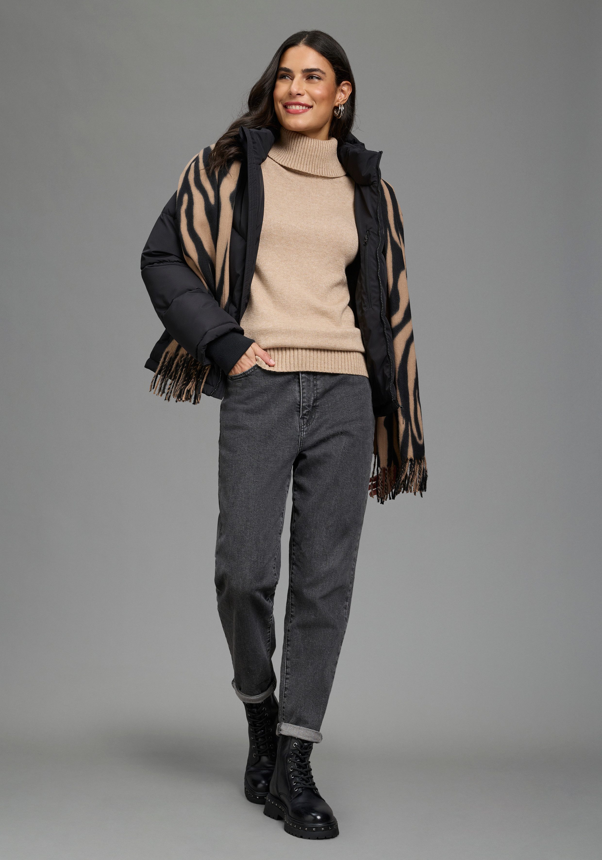 Zum Outfit 12