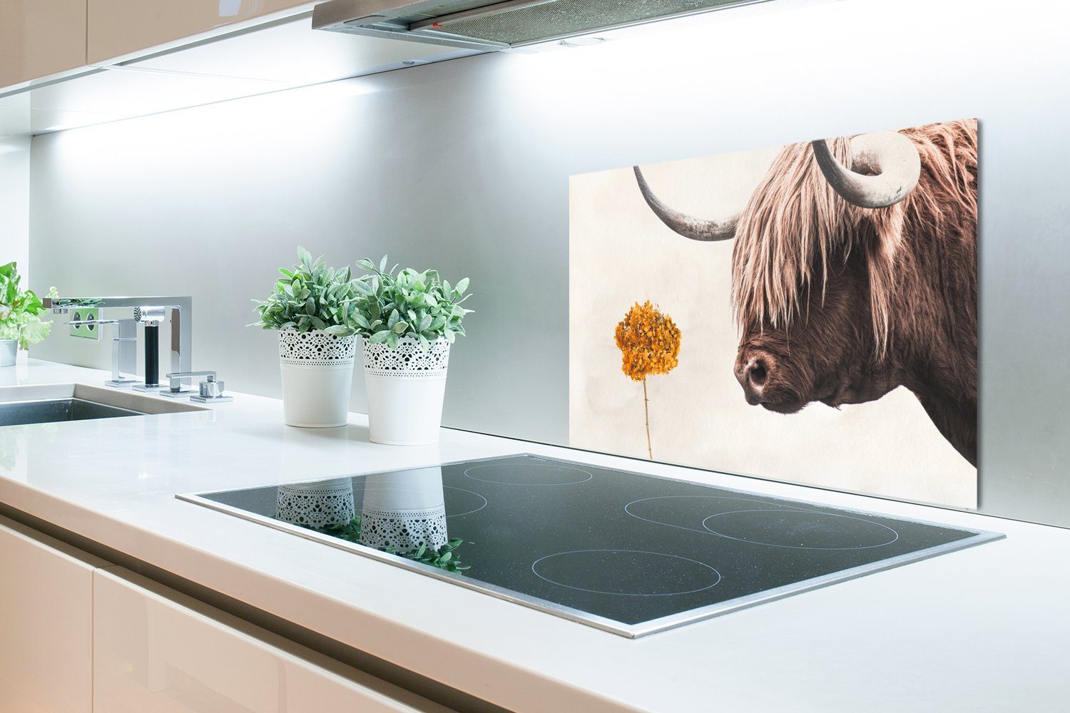 MuchoWow Küchenrückwand Schottischer Hochländer Wandschutz, küchen aus Herdblende cm, Temperaturbeständig - - Kuh Blume, (1-tlg), 60x40