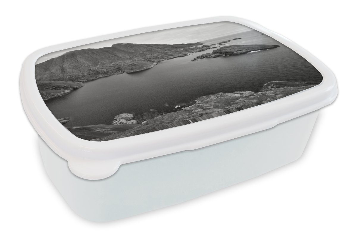 MuchoWow Lunchbox Skandinavische Küste schwarz-weiß Fotodruck, Kunststoff, (2-tlg), Brotbox für Kinder und Erwachsene, Brotdose, für Jungs und Mädchen