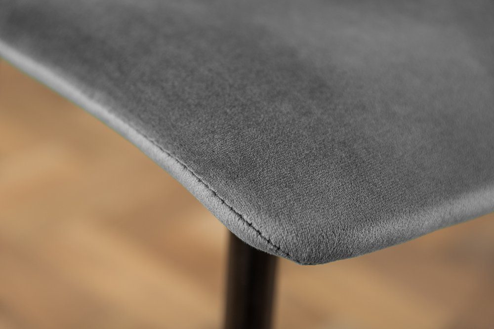 grau Retro Samt · / · schwarz, · Metall Esszimmer AMAZONAS riess-ambiente Stuhl