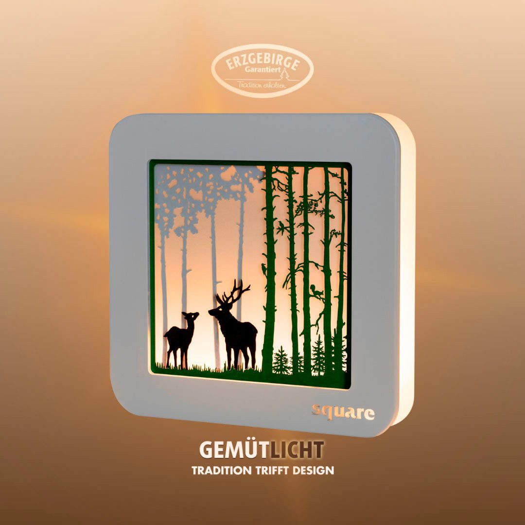 Weigla LED-Bild Square Standbild Wald, Batterie & Timer, WEIẞ - GRÜN, Made in Germany, (1 St), Erzgebirge garantiert,Weihnachtsdeko Innen, Weihnachtsbeleuchtung,Deko