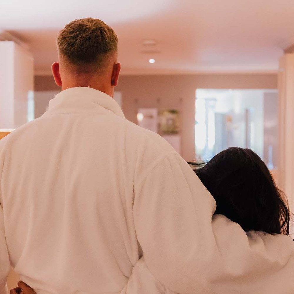 Jochen Schweizer Erlebnisgutschein Romantikurlaub Bad Rothenfelde für 2 (1 Nacht), Wellness Wochenende voller Zweisamkeit